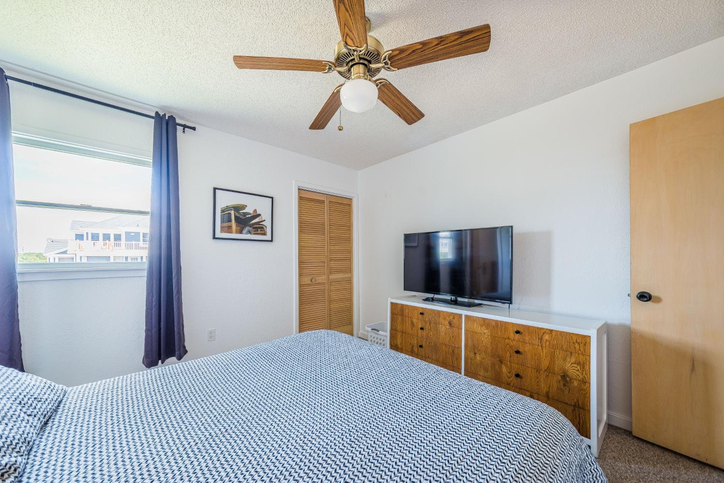 Oasis - Corolla, Ocean Sands, 20 Yards to Beach, Pool, Hot Tub, Pets OK