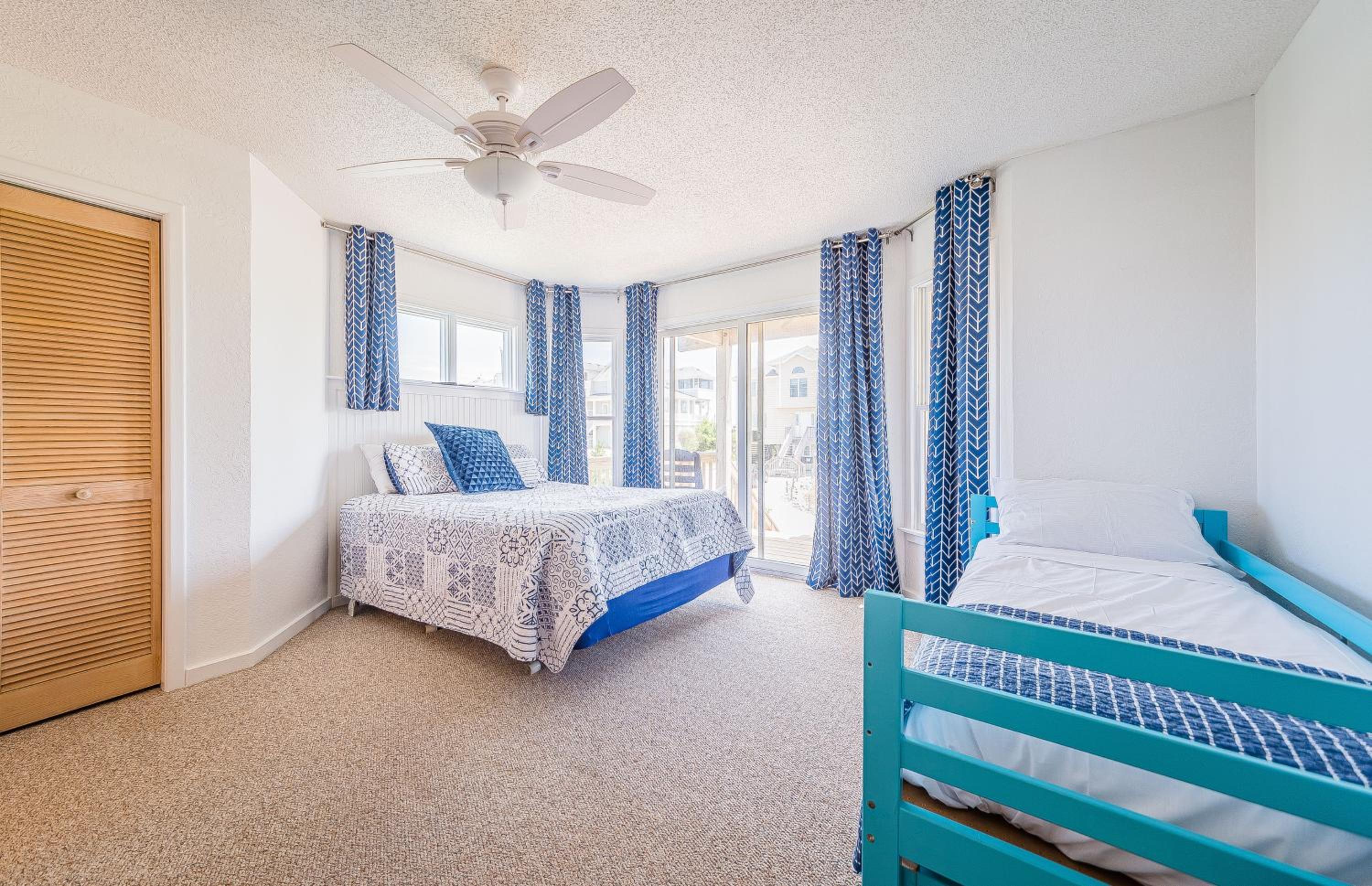 Oasis - Corolla, Ocean Sands, 20 Yards to Beach, Pool, Hot Tub, Pets OK