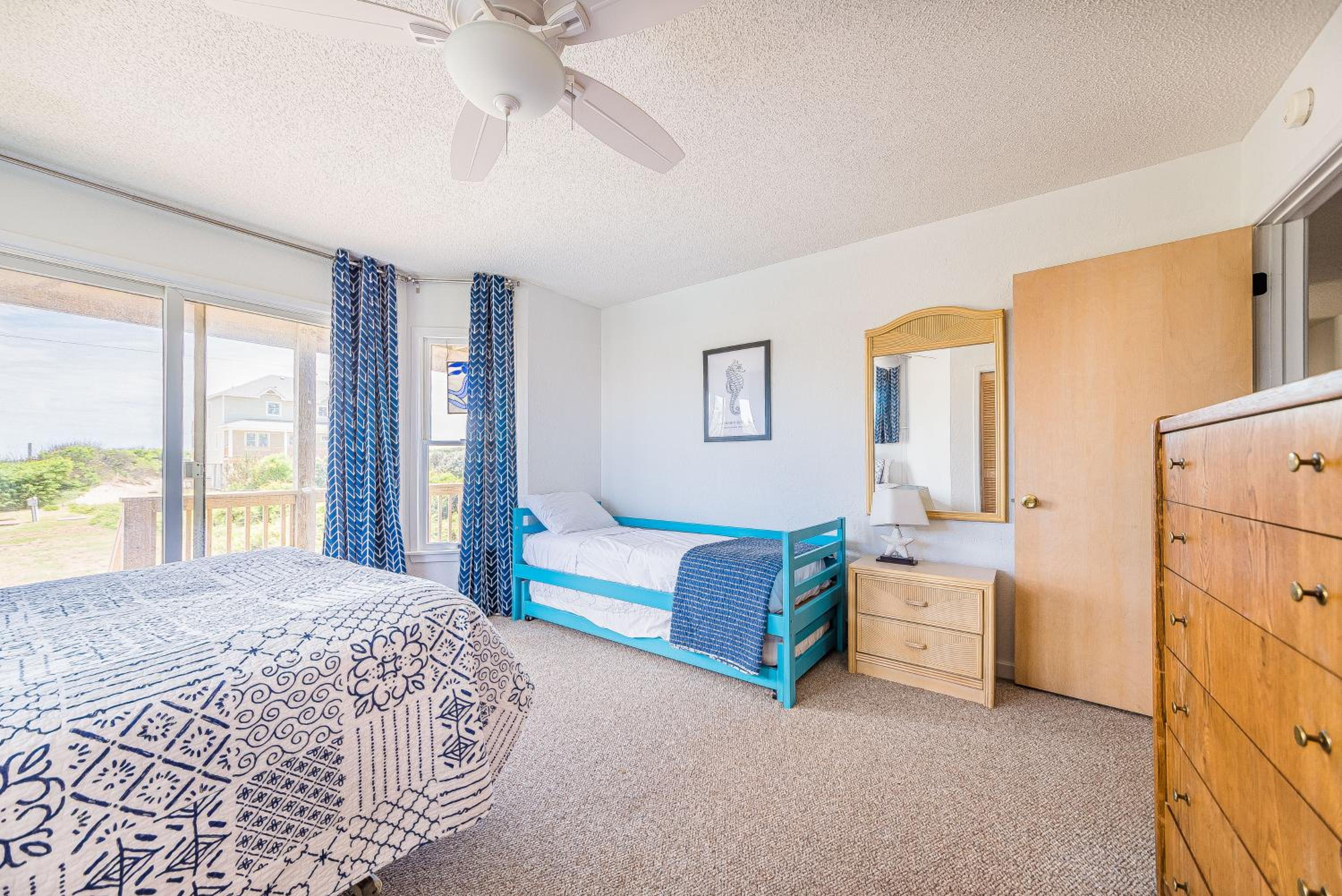Oasis - Corolla, Ocean Sands, 20 Yards to Beach, Pool, Hot Tub, Pets OK
