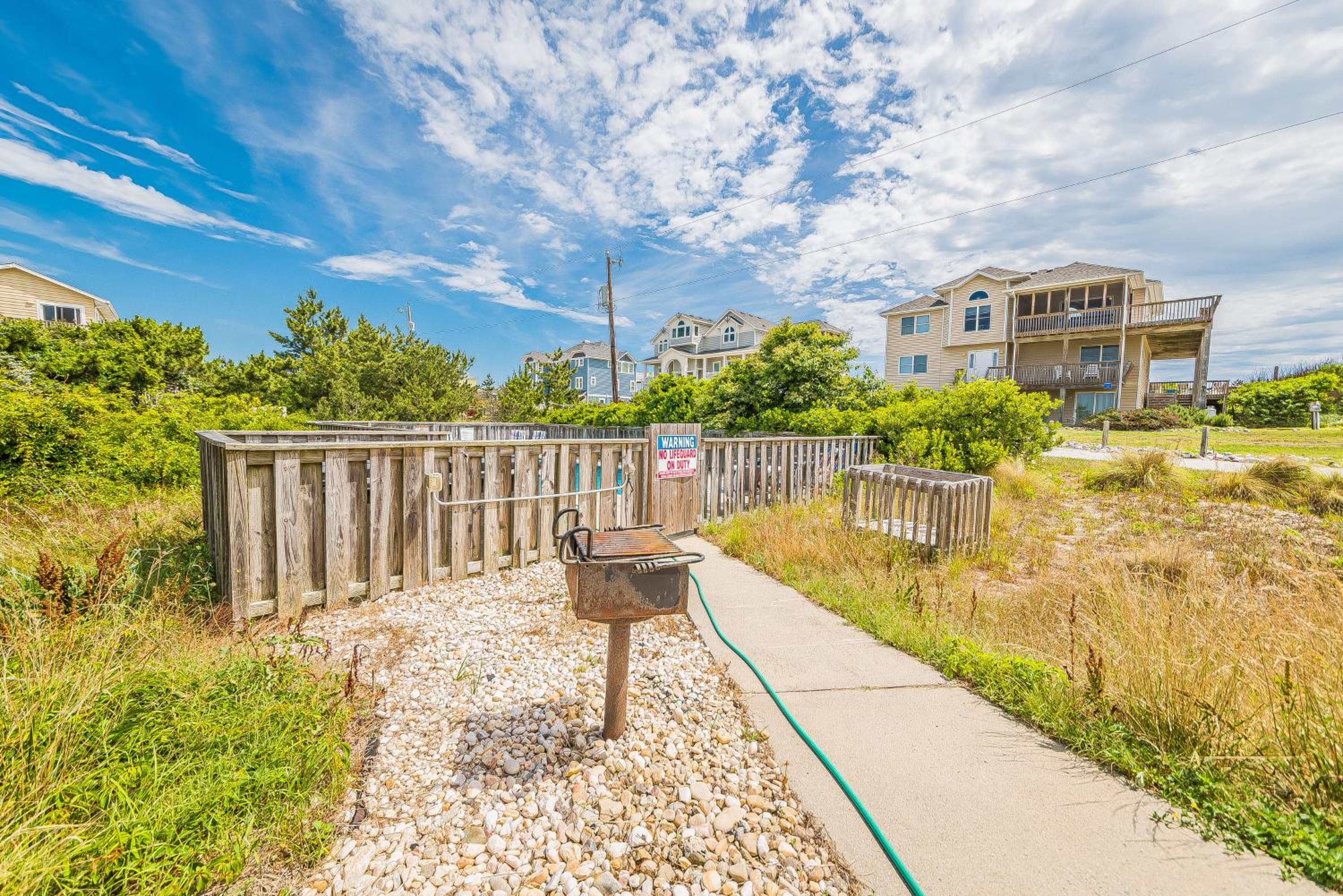 Oasis - Corolla, Ocean Sands, 20 Yards to Beach, Pool, Hot Tub, Pets OK