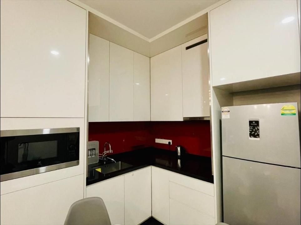 Arcoris Mont Kiara 1 to 5 pax Designer Netflix Chill Balcony photo 8