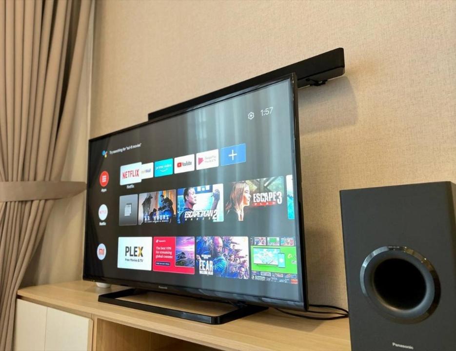 Arcoris Mont Kiara 1 to 5 pax Designer Netflix Chill Balcony photo 3
