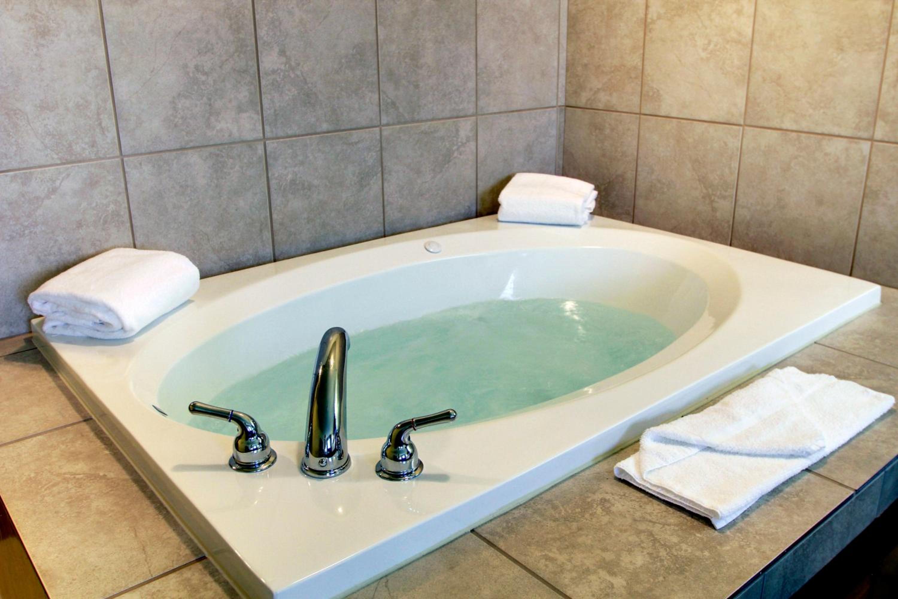 Cobblestone Inn & Suites - Linton