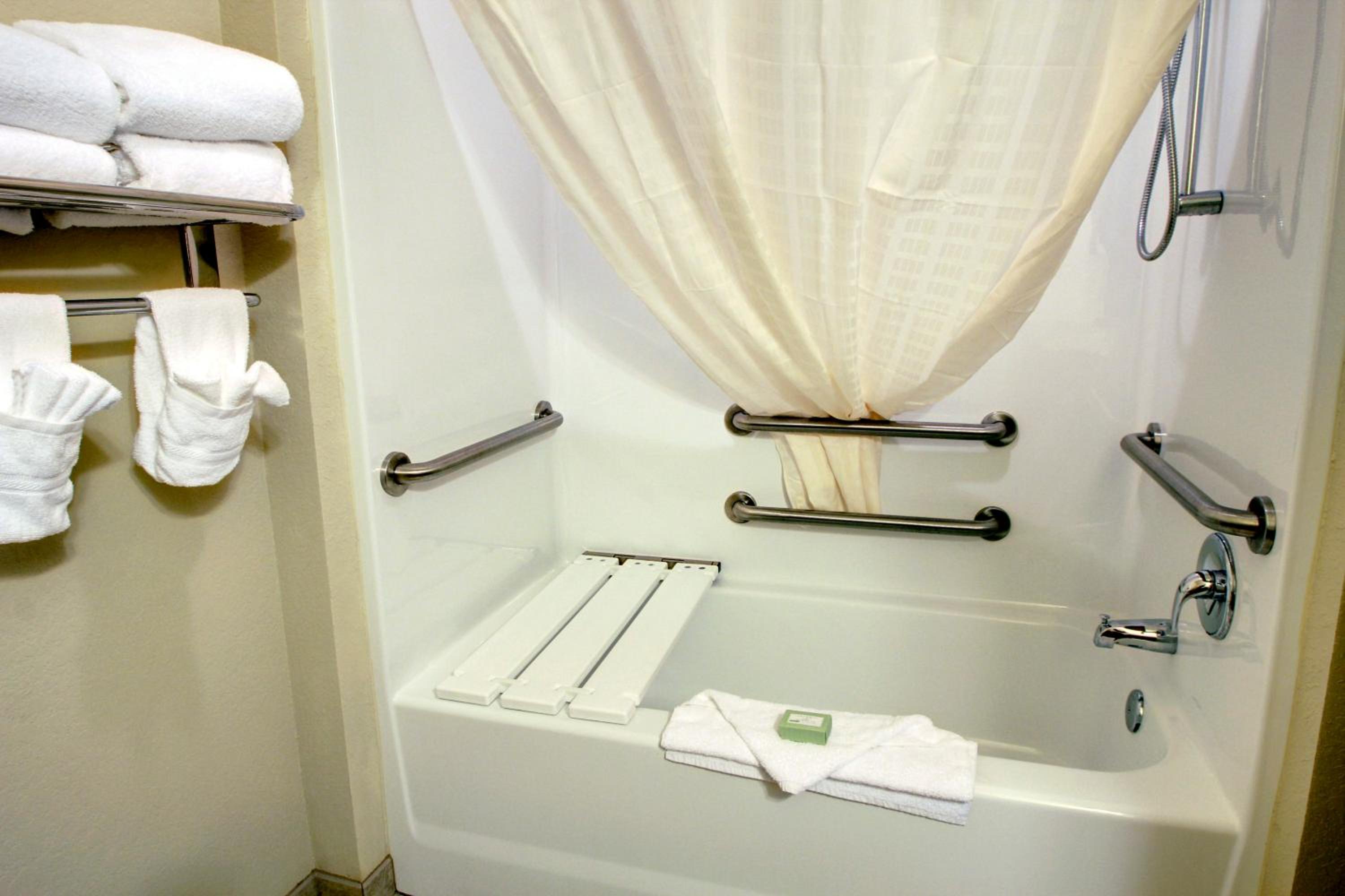 Cobblestone Inn & Suites - Linton