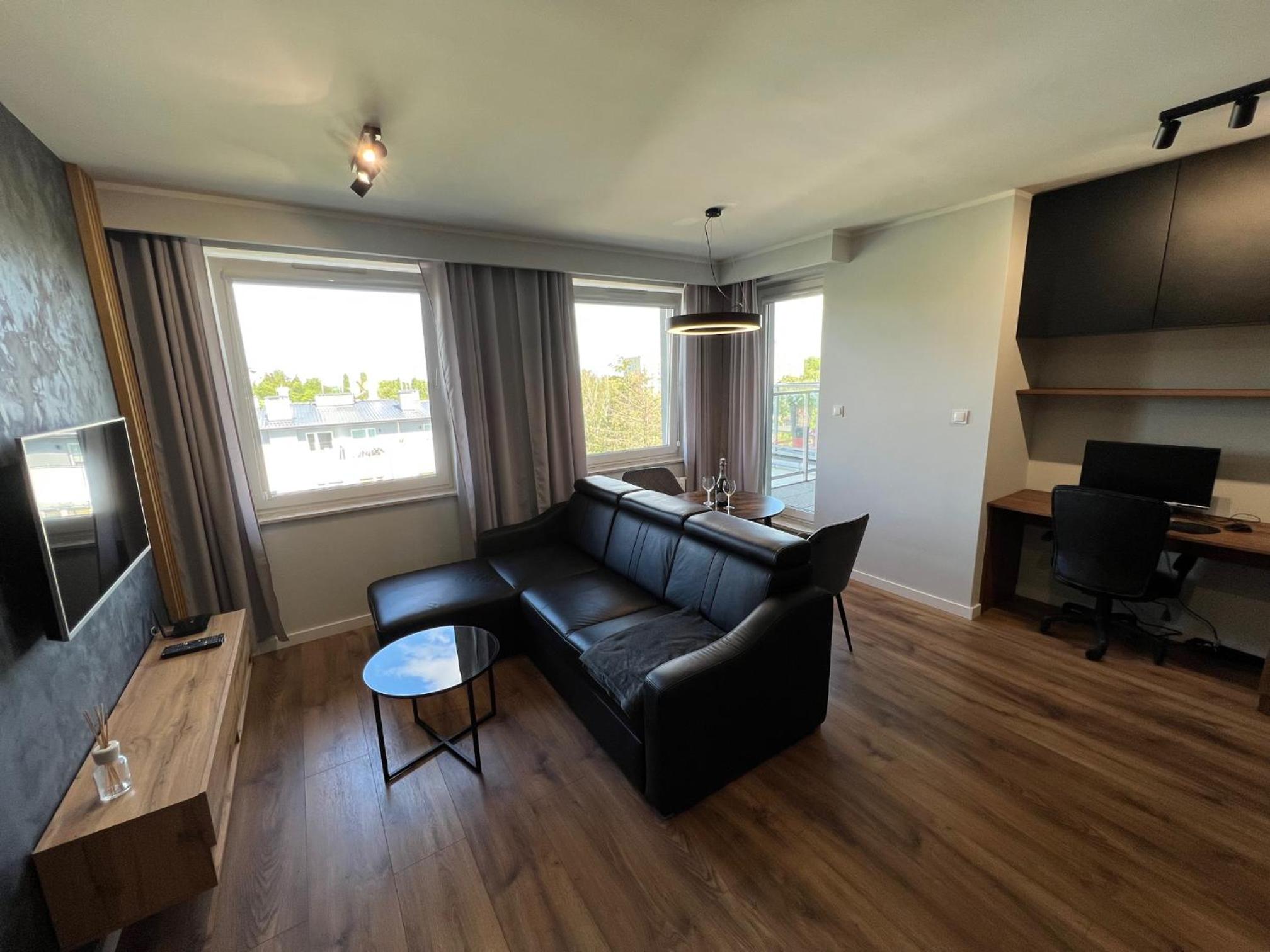 Tricity Apartments - Wilga Park view 4