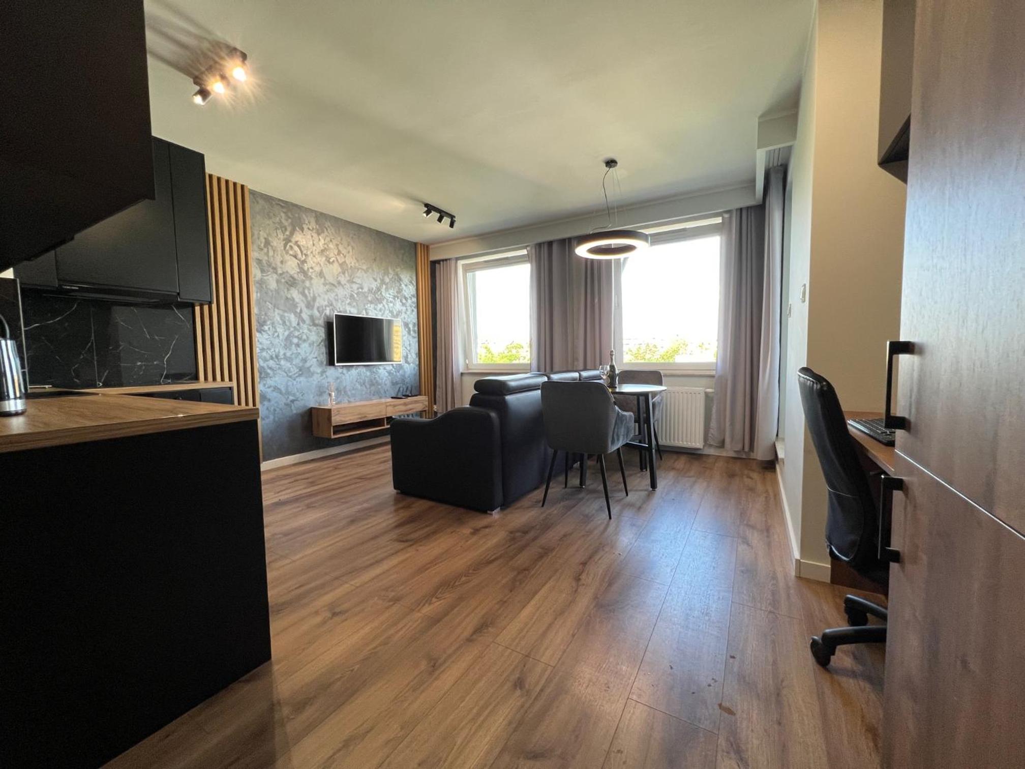Tricity Apartments - Wilga Park view 3
