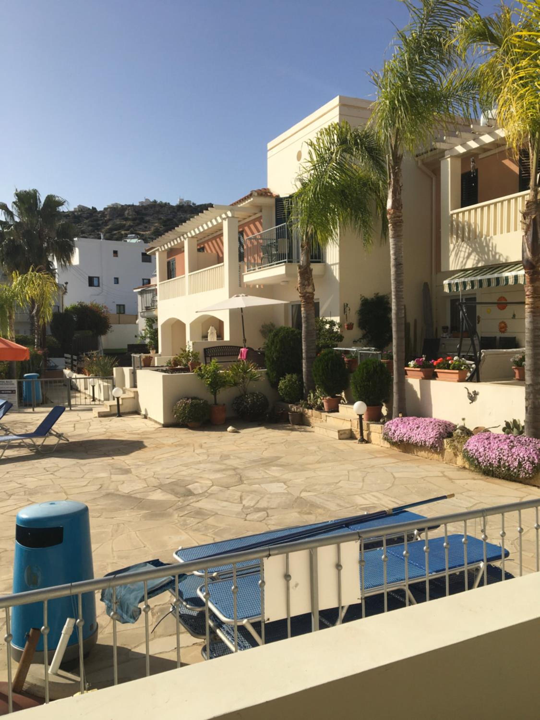 2 bedroom townhouse lower peyia paphos Cyprus