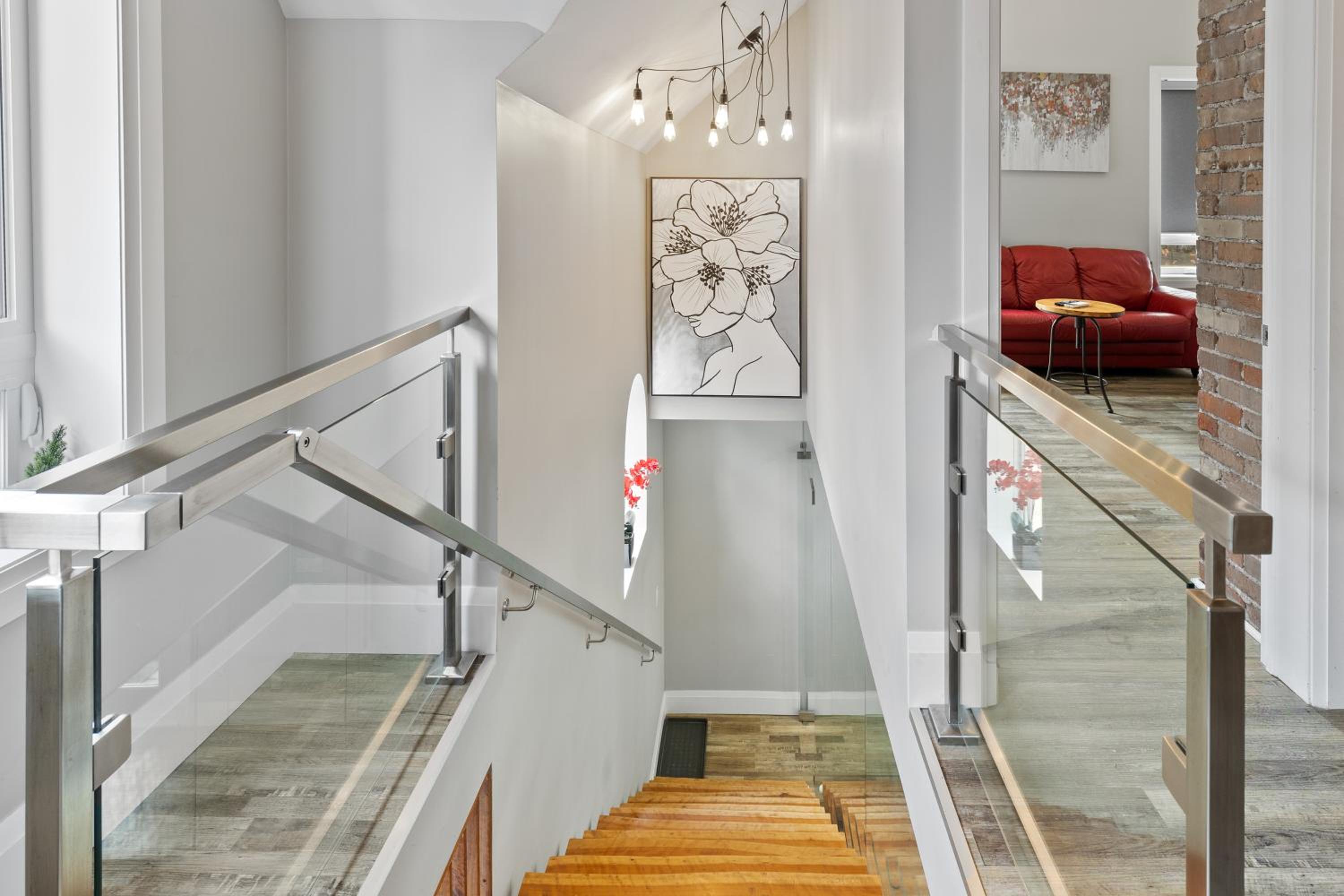 Kitchener Vacations - ENTIRE 1 BEDROOM APARTMENT ACROSS FROM GOOGLE - br5 - Property Image 7