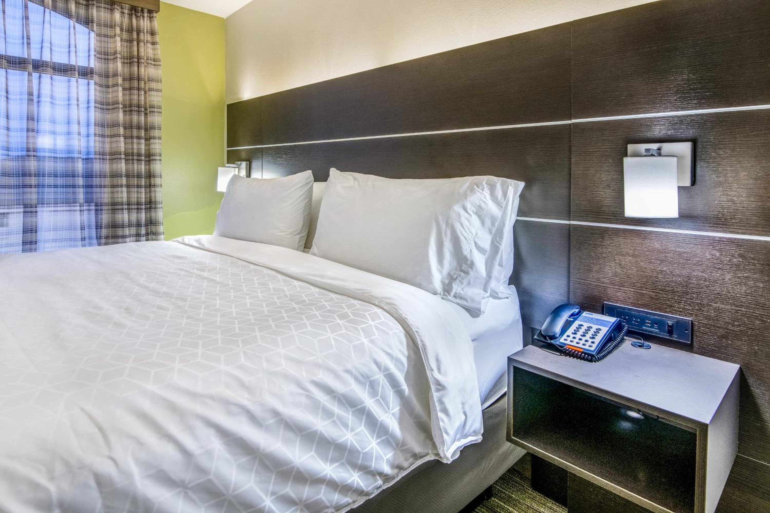 Longview Vacations - Holiday Inn Express Suites Longview North, an IHG Hotel - Property Image 60