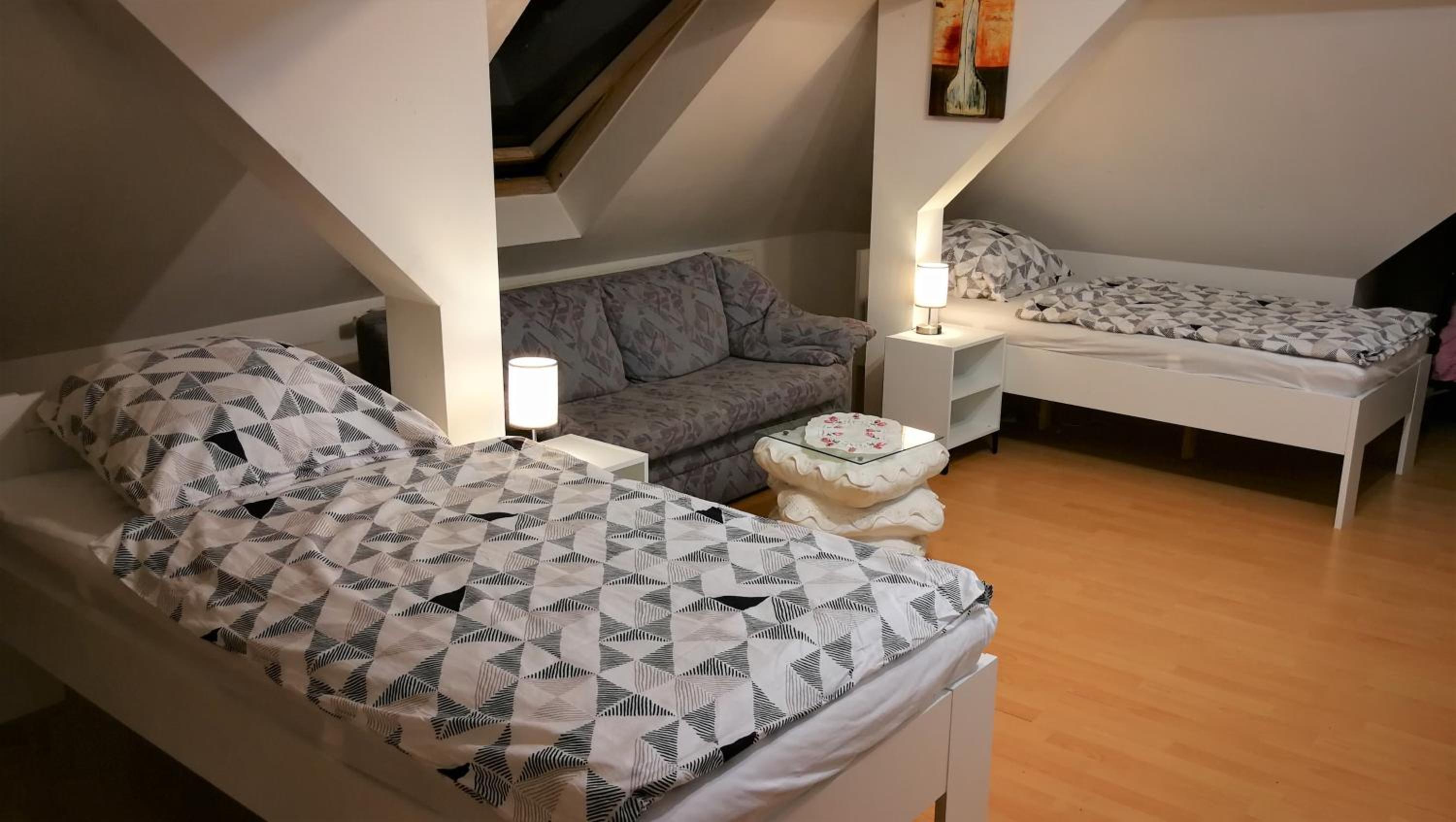 Attic Oelsnitz am Hegebach mit Netflix und Parkplatz Self Check-in - Property Image 1