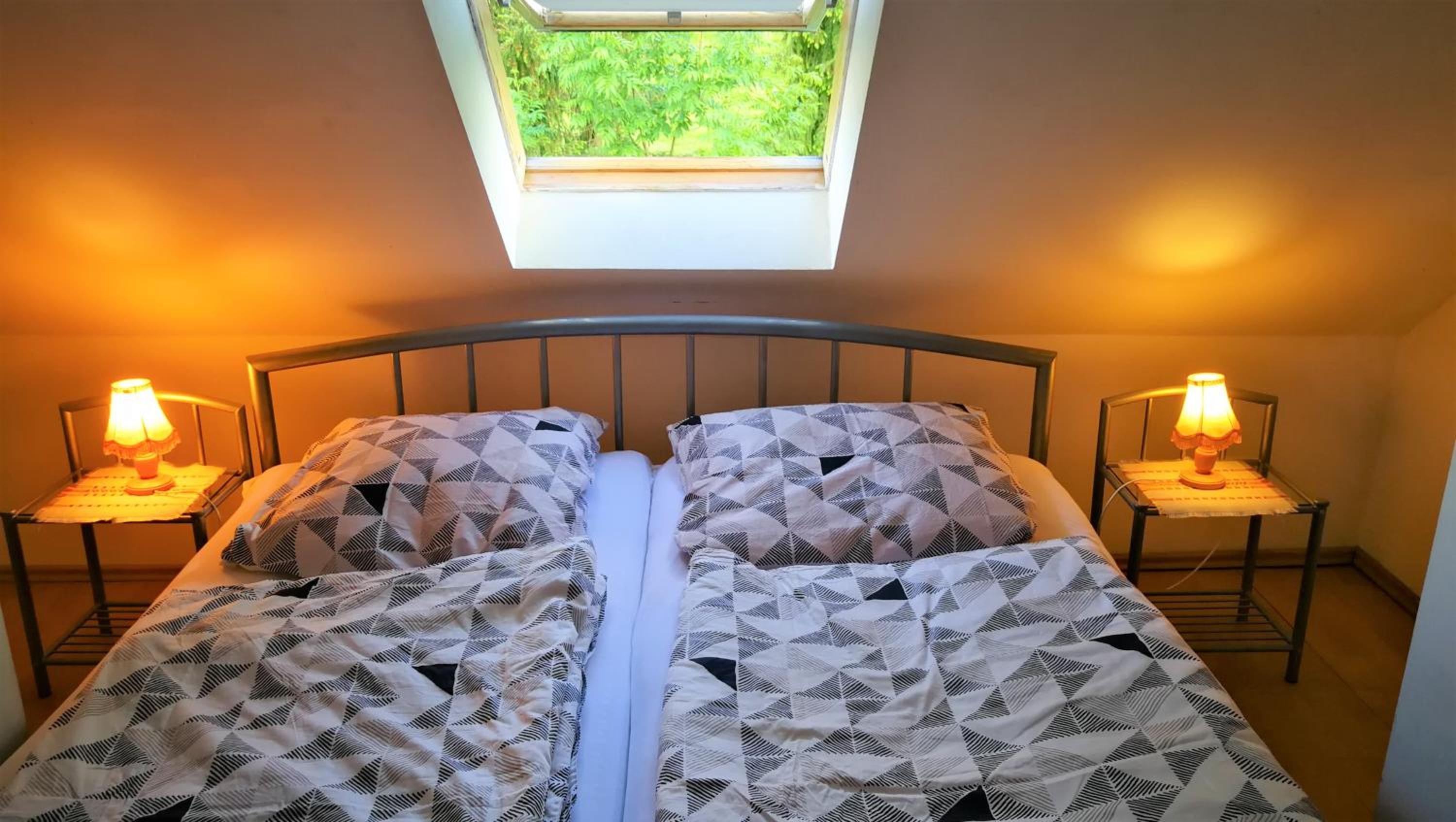 Attic Oelsnitz am Hegebach mit Netflix und Parkplatz Self Check-in - Property Image 27