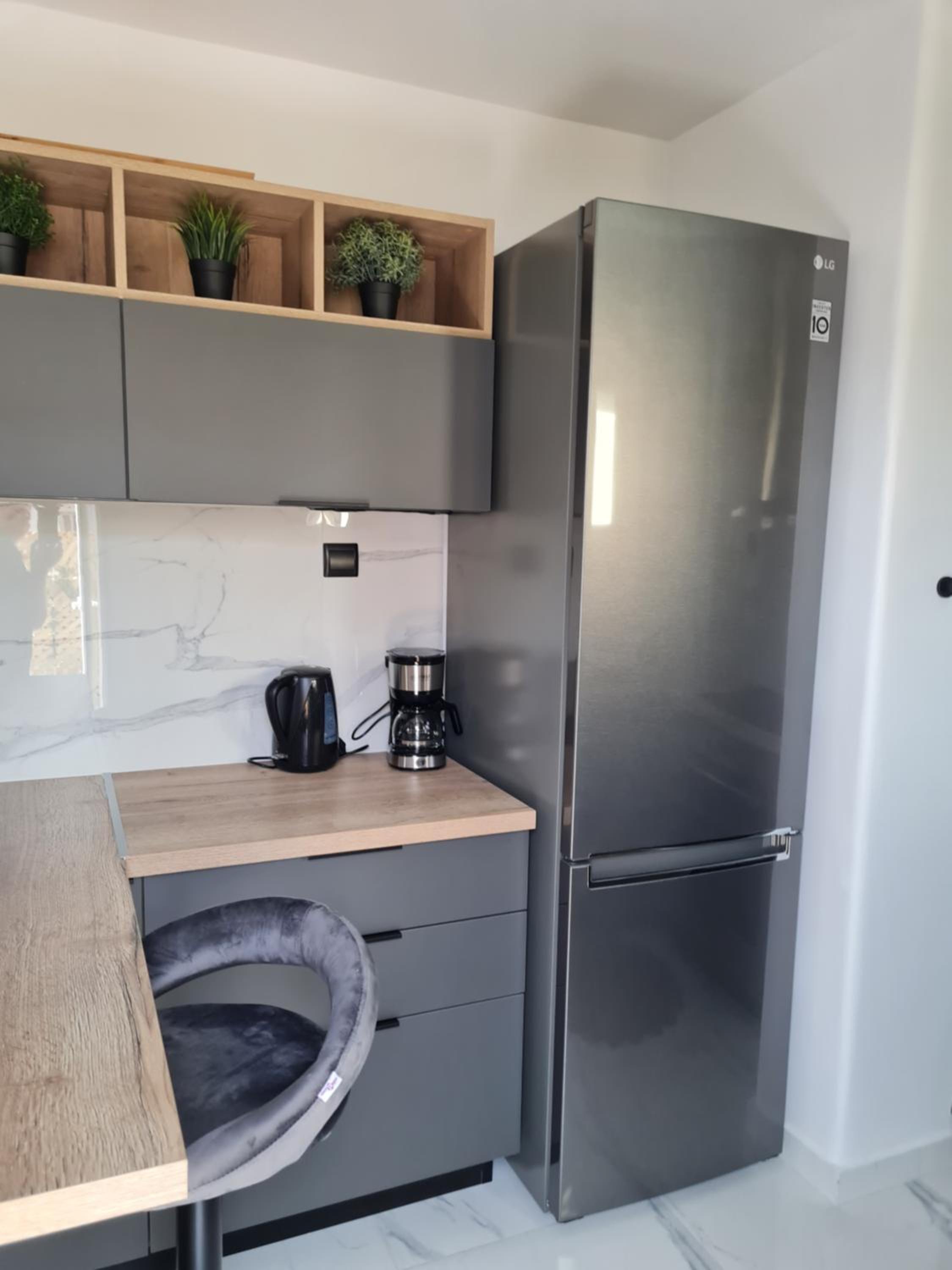 Jenny's Dream Home -Acropolis Lux 2 Bedroom Apt, with Hot Tub, free Netflix, fast Wifi