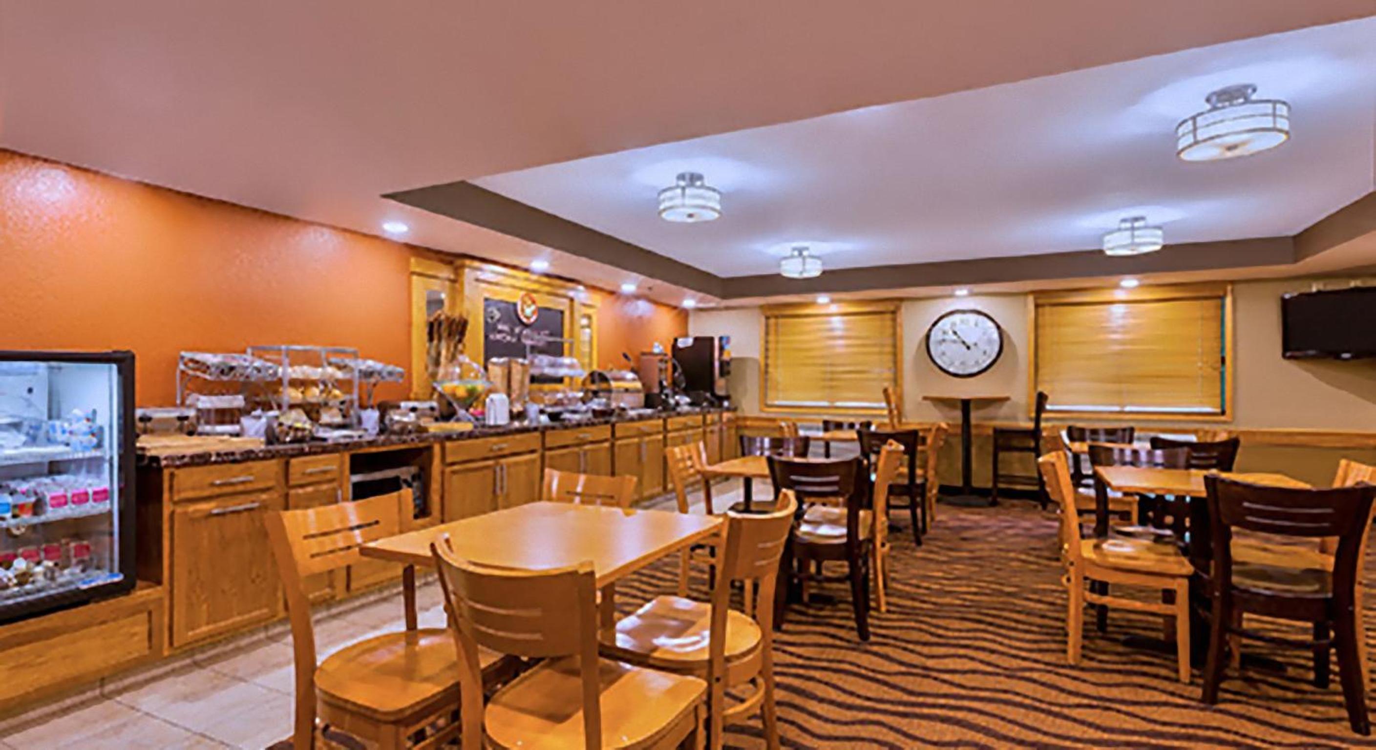 AmericInn by Wyndham Algona