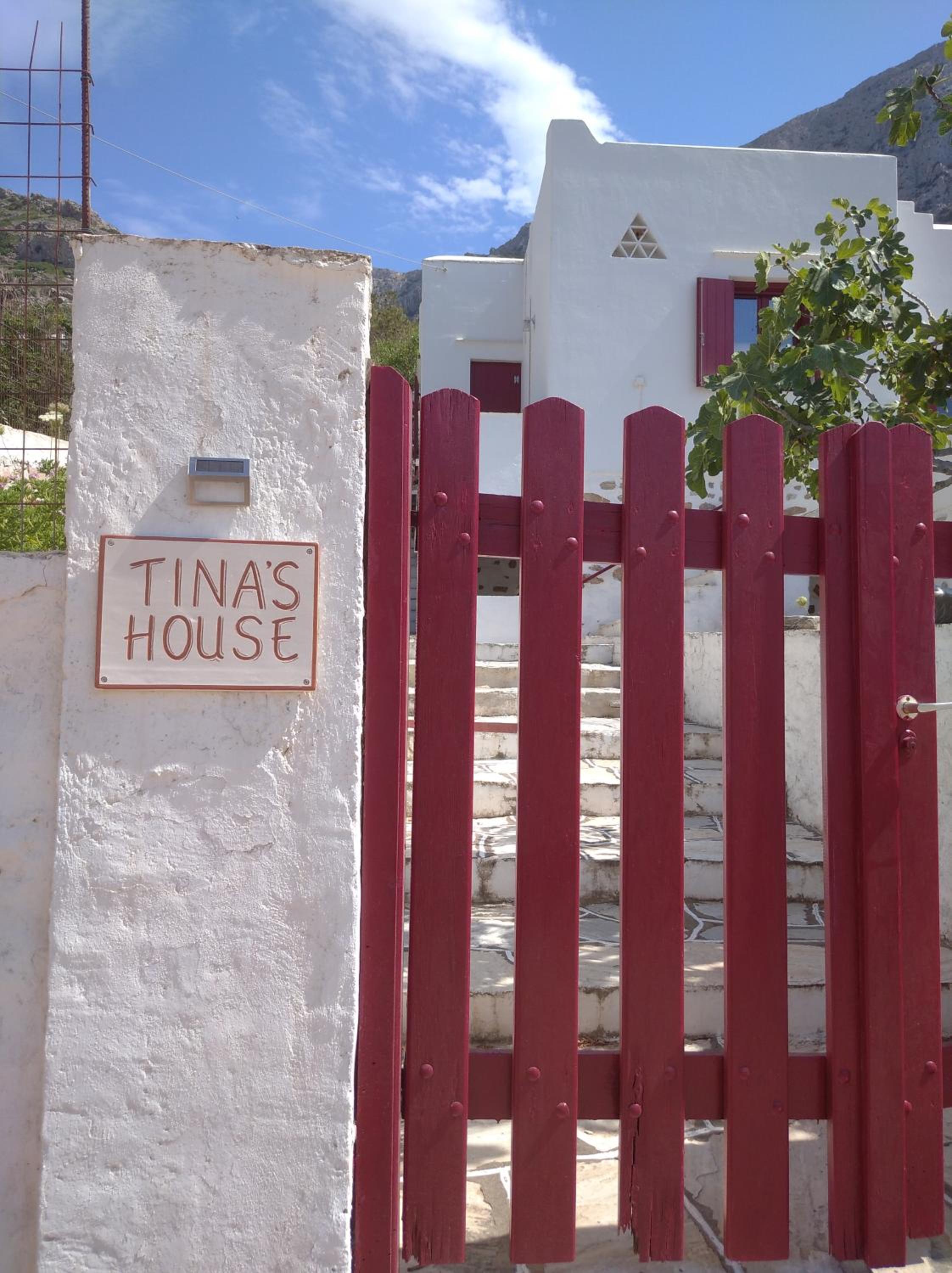 TINA'S HOUSE OUTSTANDING SEASIDE HOUSE Kamares Sifnos view 2