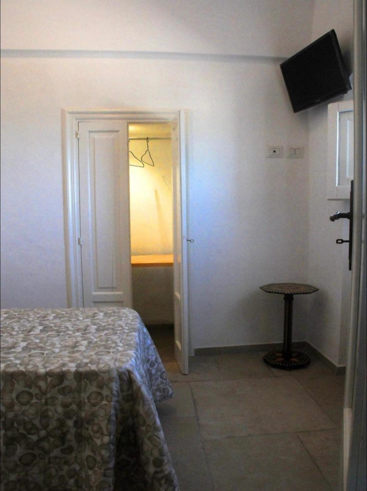 Photo 33