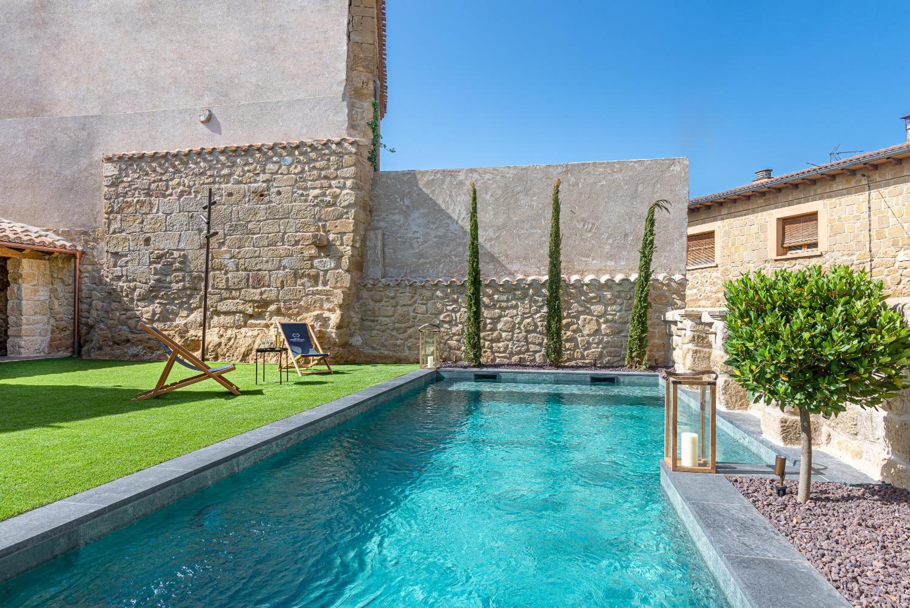 Palacio Condes de Cirac view 4