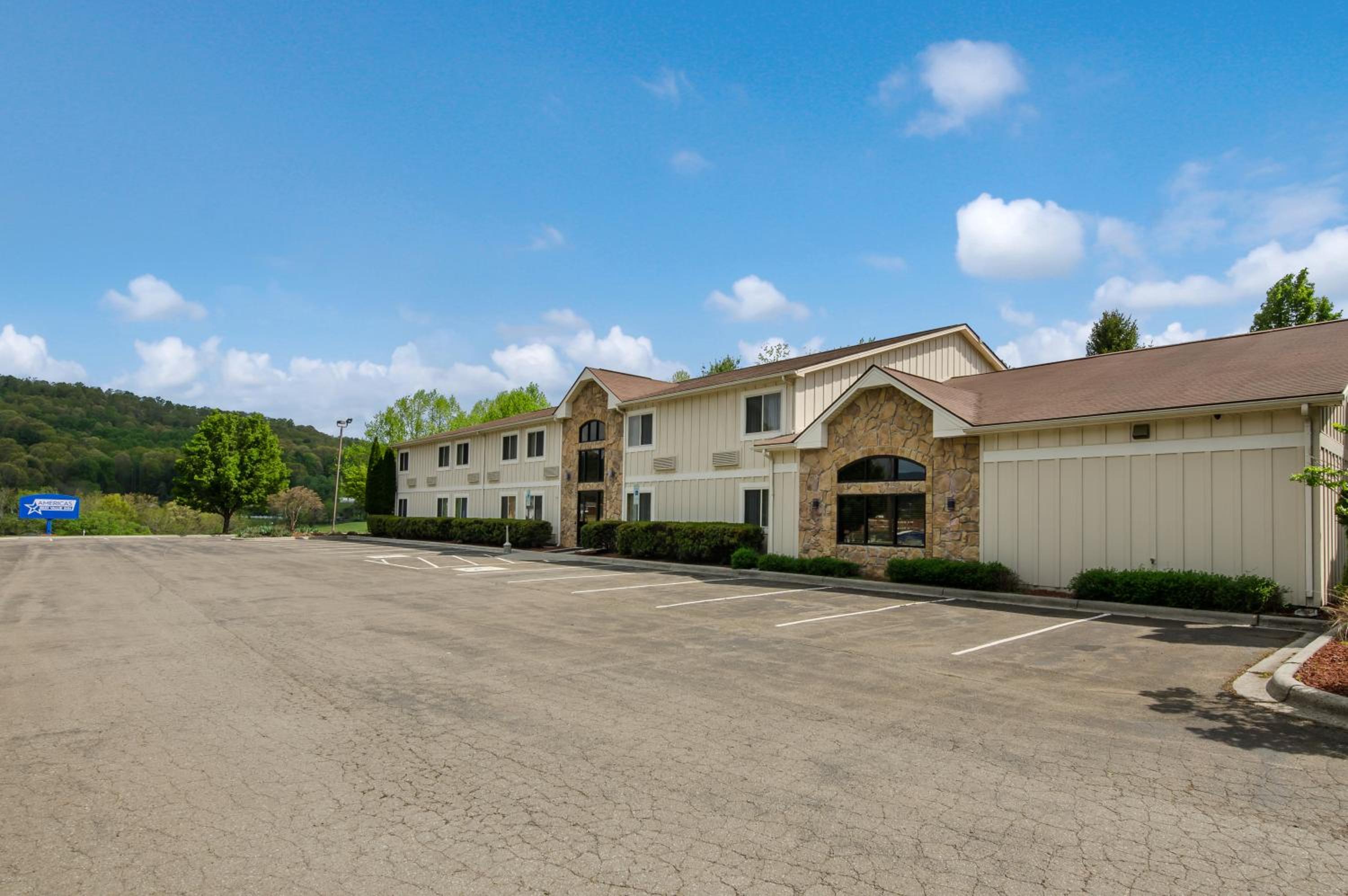 Americas Best Value Inn & Suites Independence VA view 4