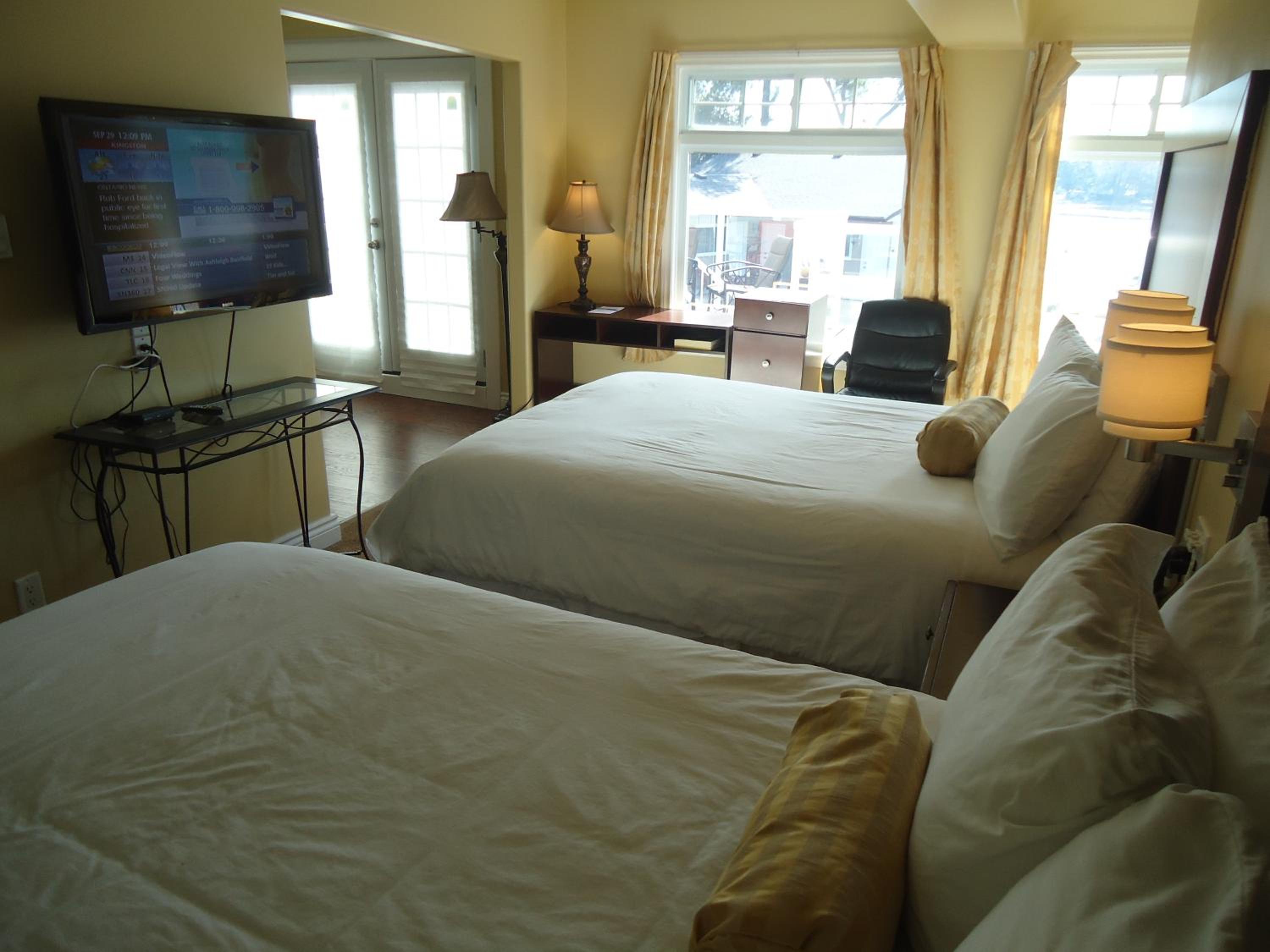 Bayside Inn & Waterfront Suites