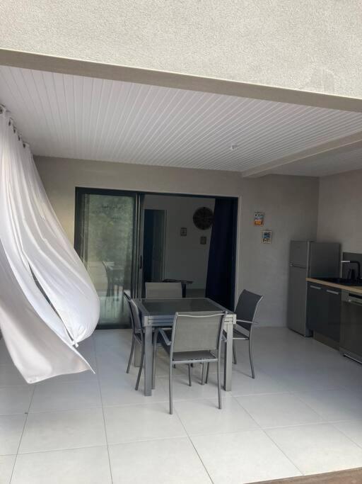KAZ'ANTILLAISE APPT AVEC PISCINE TI MAEVA 3/4P. LE LAMENTIN view 5