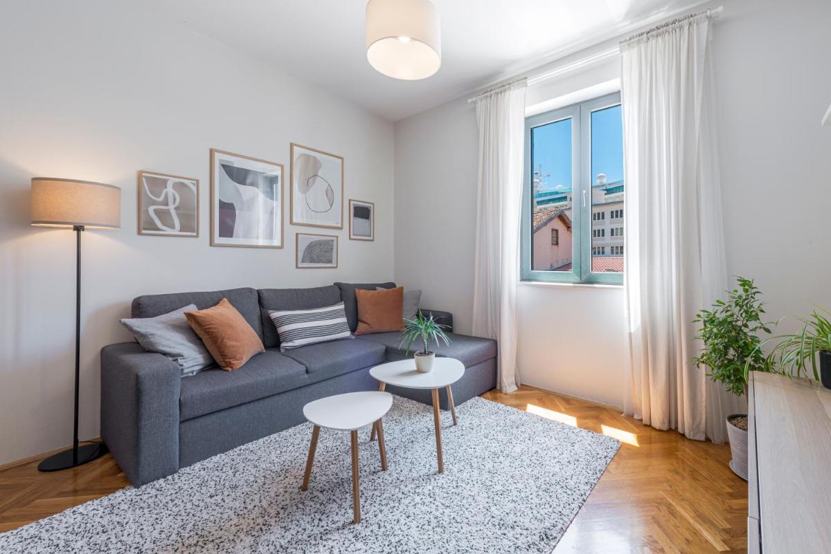 51 Street Apartment