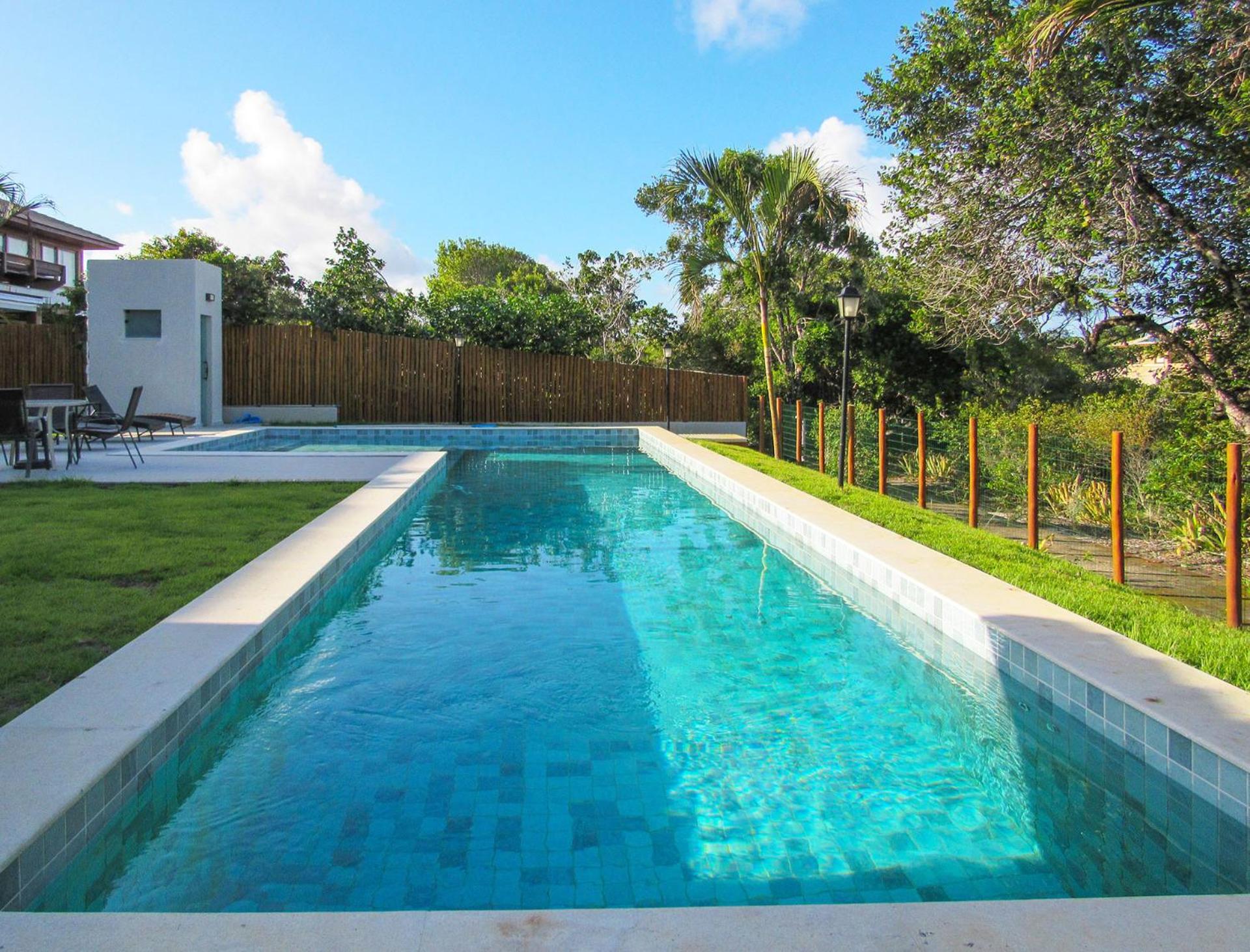 Casa incrivel c piscina e lazer Praia do Forte BA