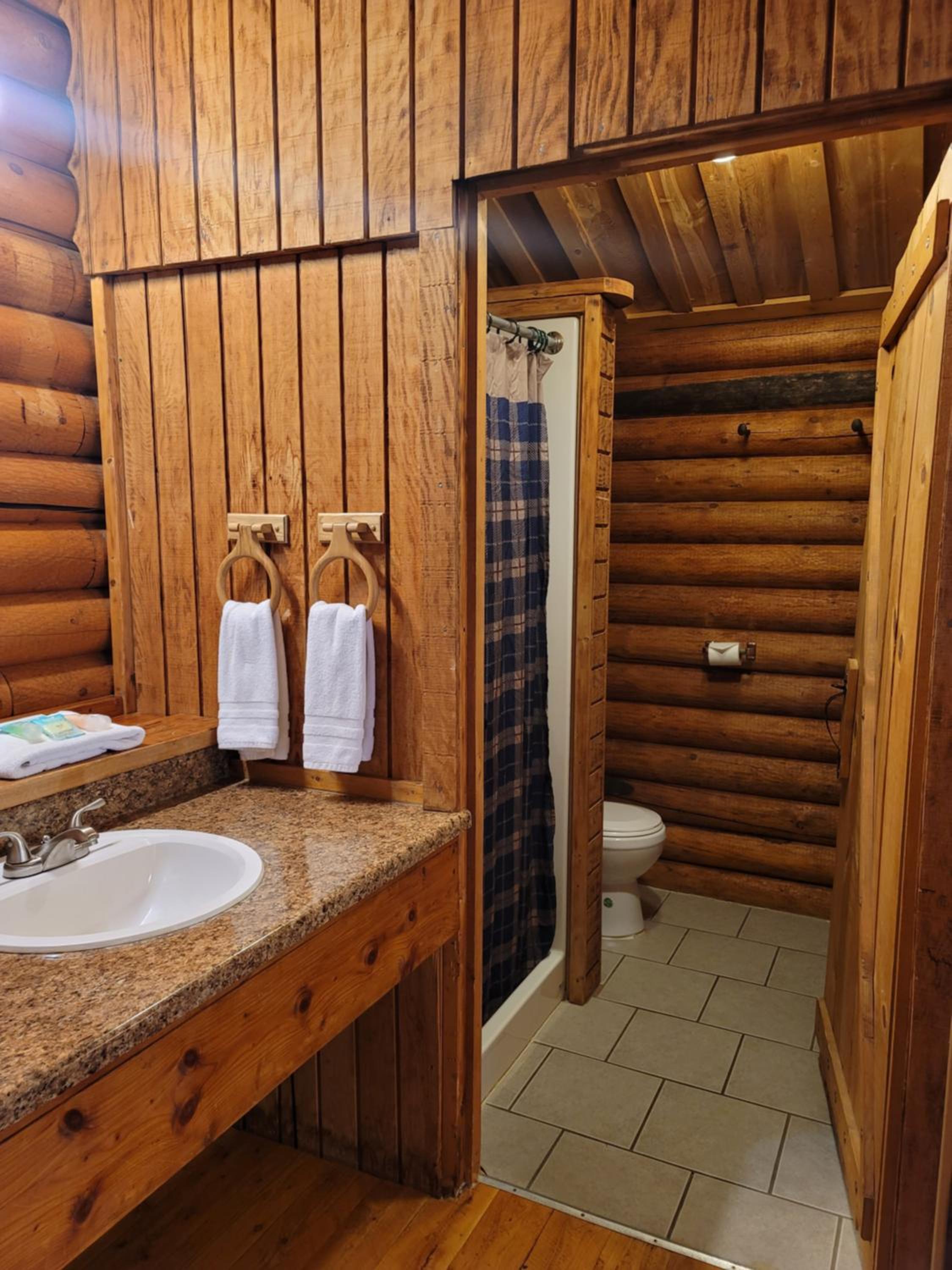 Riverfront Motel & Cabins