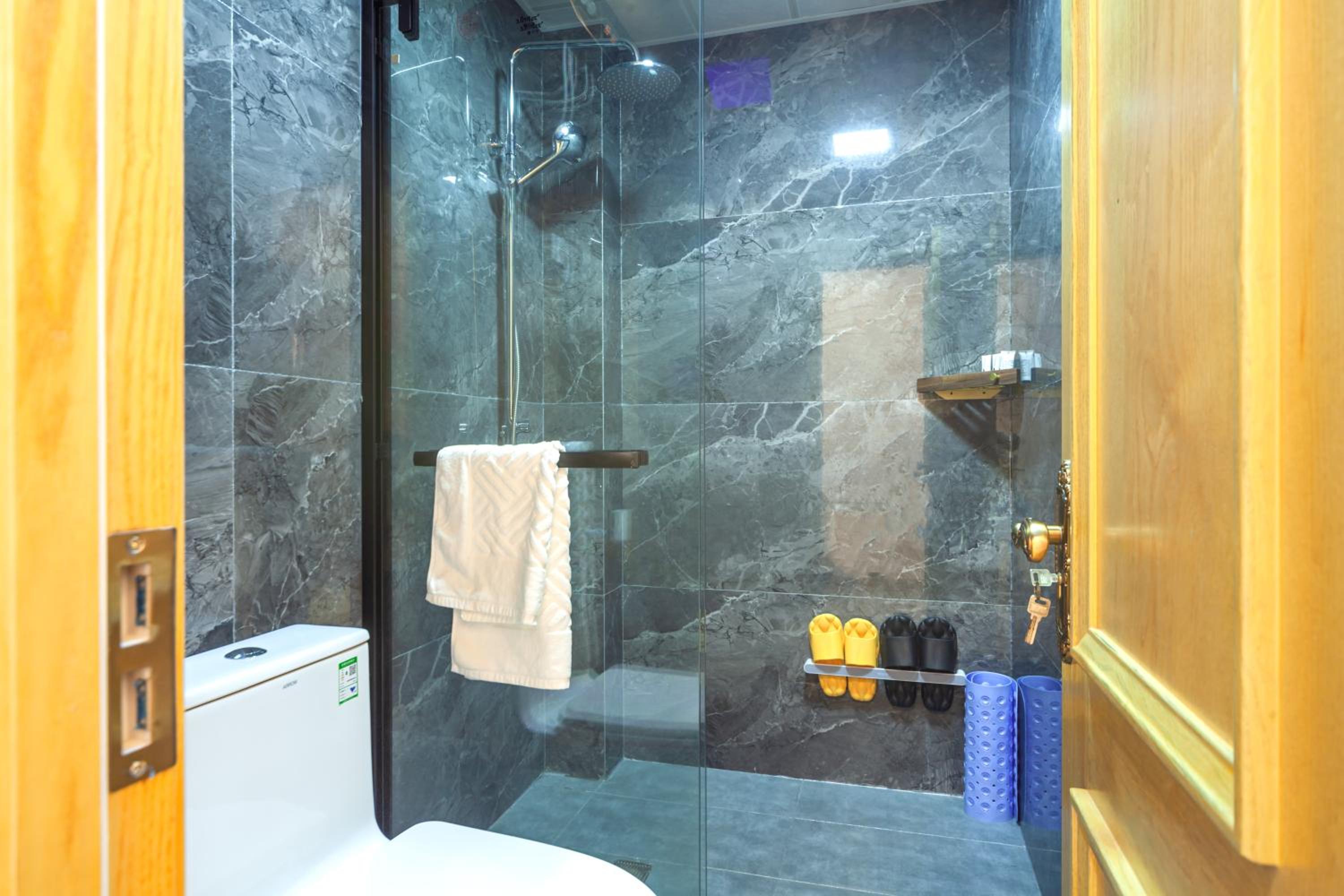 ManBuYunDuan.Theme Inn view 5