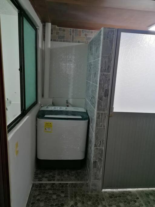 Bienvenido a tu segundo hogar a dos cuadras del centro recreaciónal lagos club comfatolima