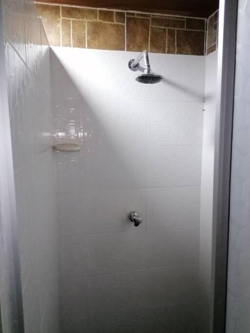 Bienvenido a tu segundo hogar a dos cuadras del centro recreaciónal lagos club comfatolima