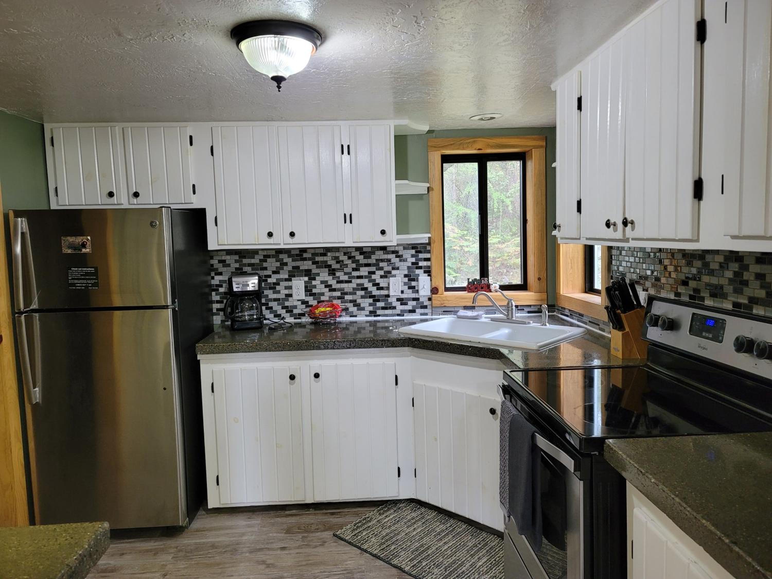 Riverfront Motel & Cabins