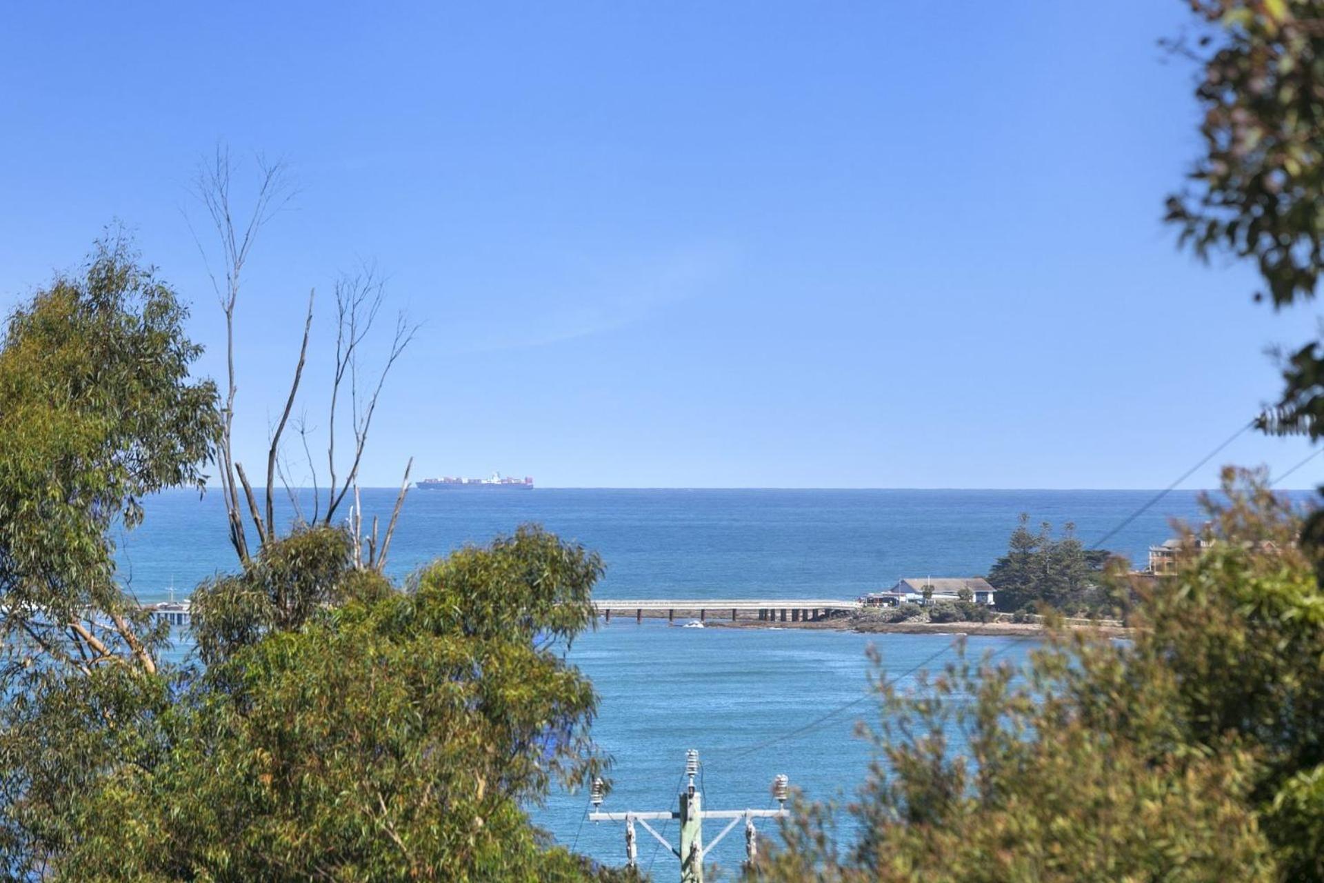 Christoe - BYO Linen