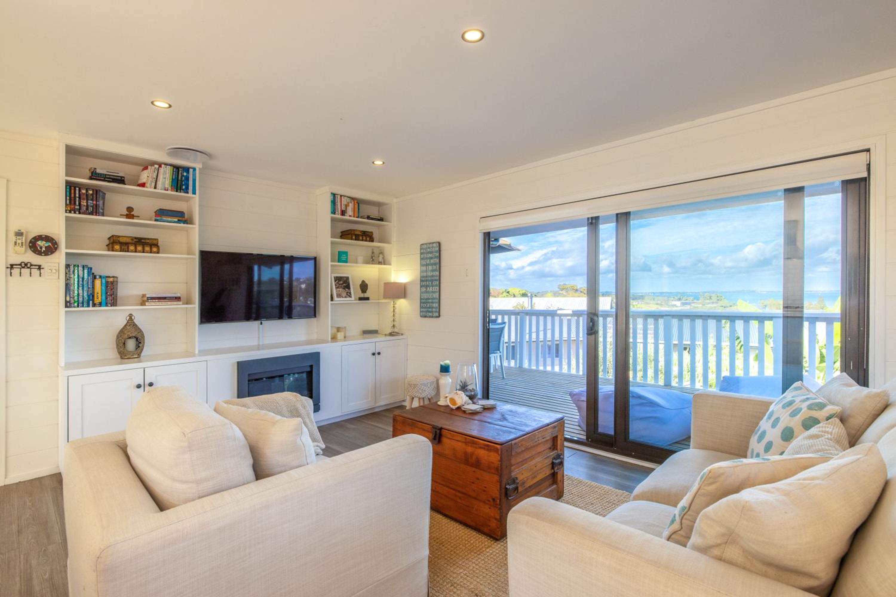 Skomer House - Stay Waiheke view 2