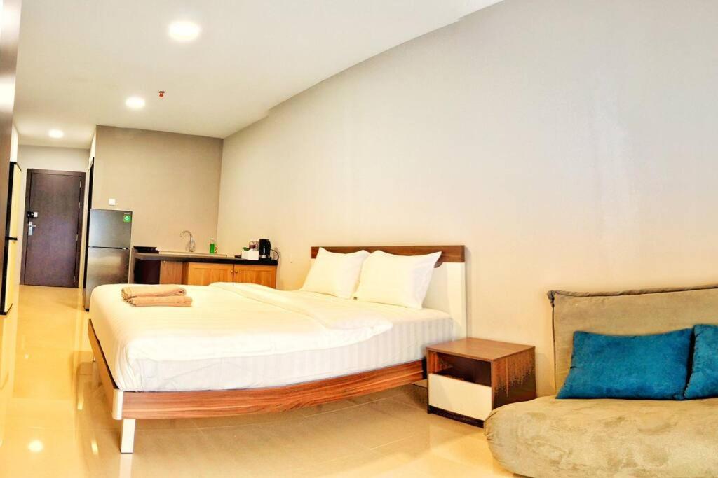 Lovina 25-12 at Formosa Residence - Nagoya view 3