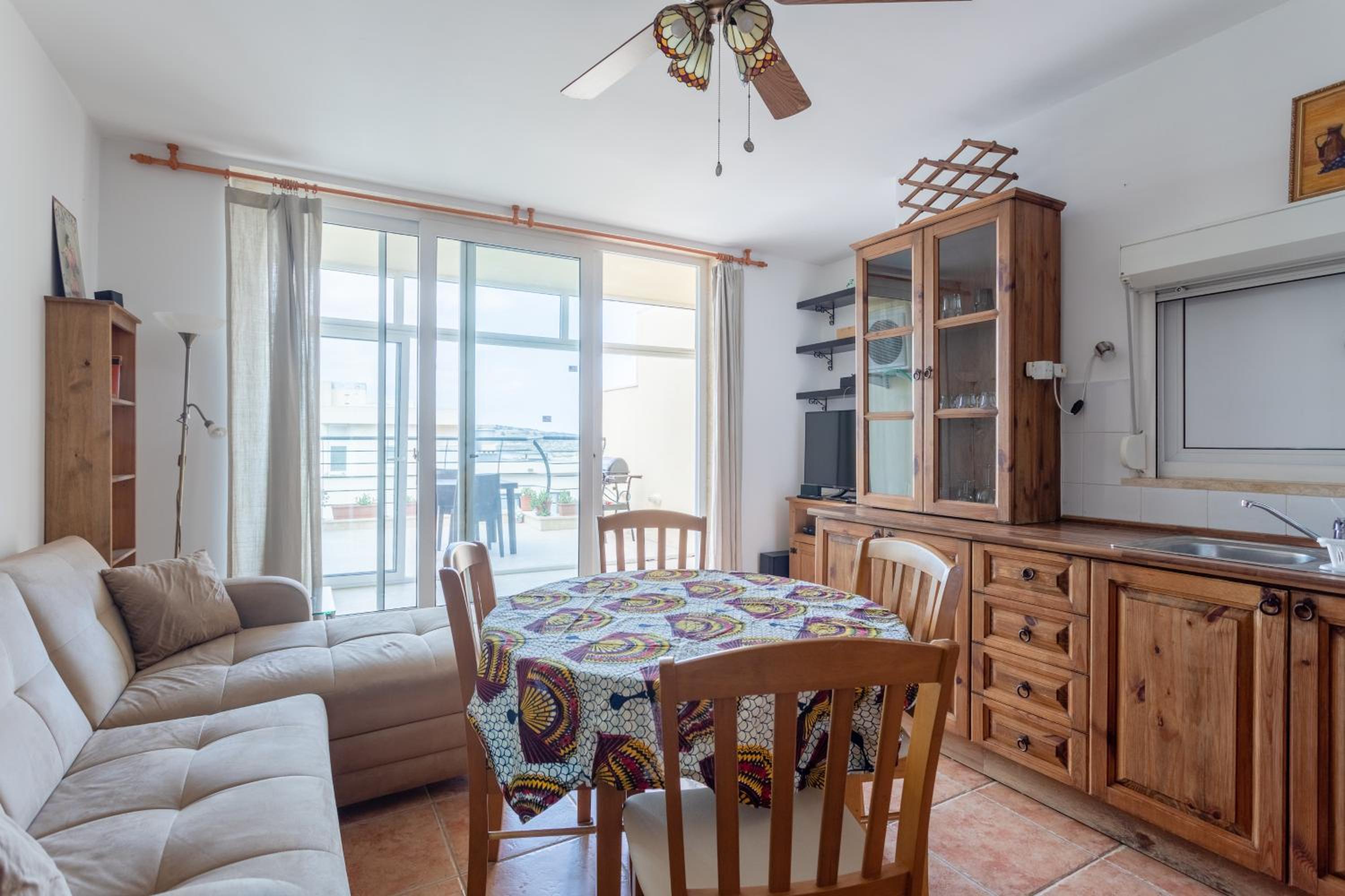 Sea view apartment in St Paul's Bay — photo 4