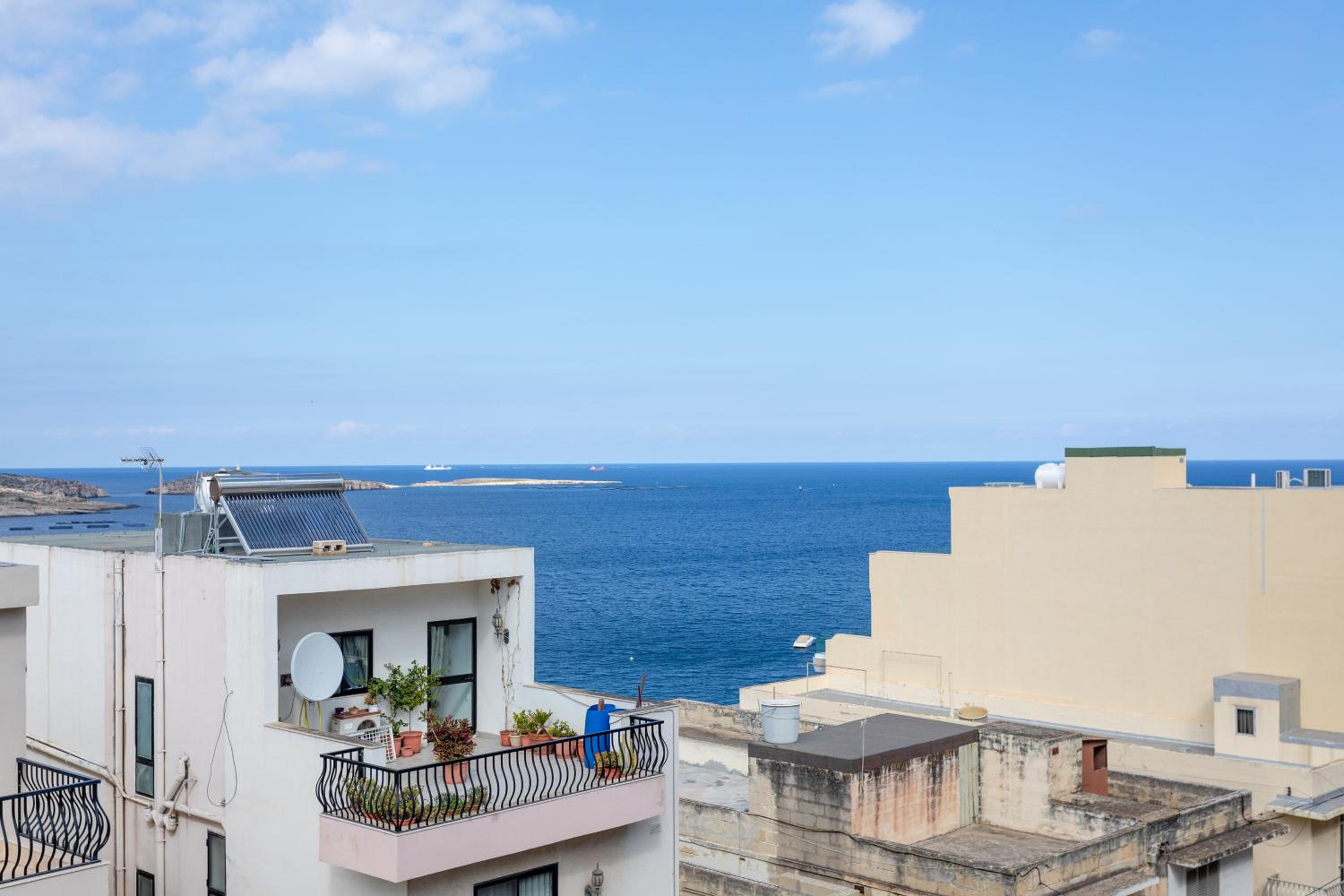 Sea view apartment in St Paul's Bay — photo 3