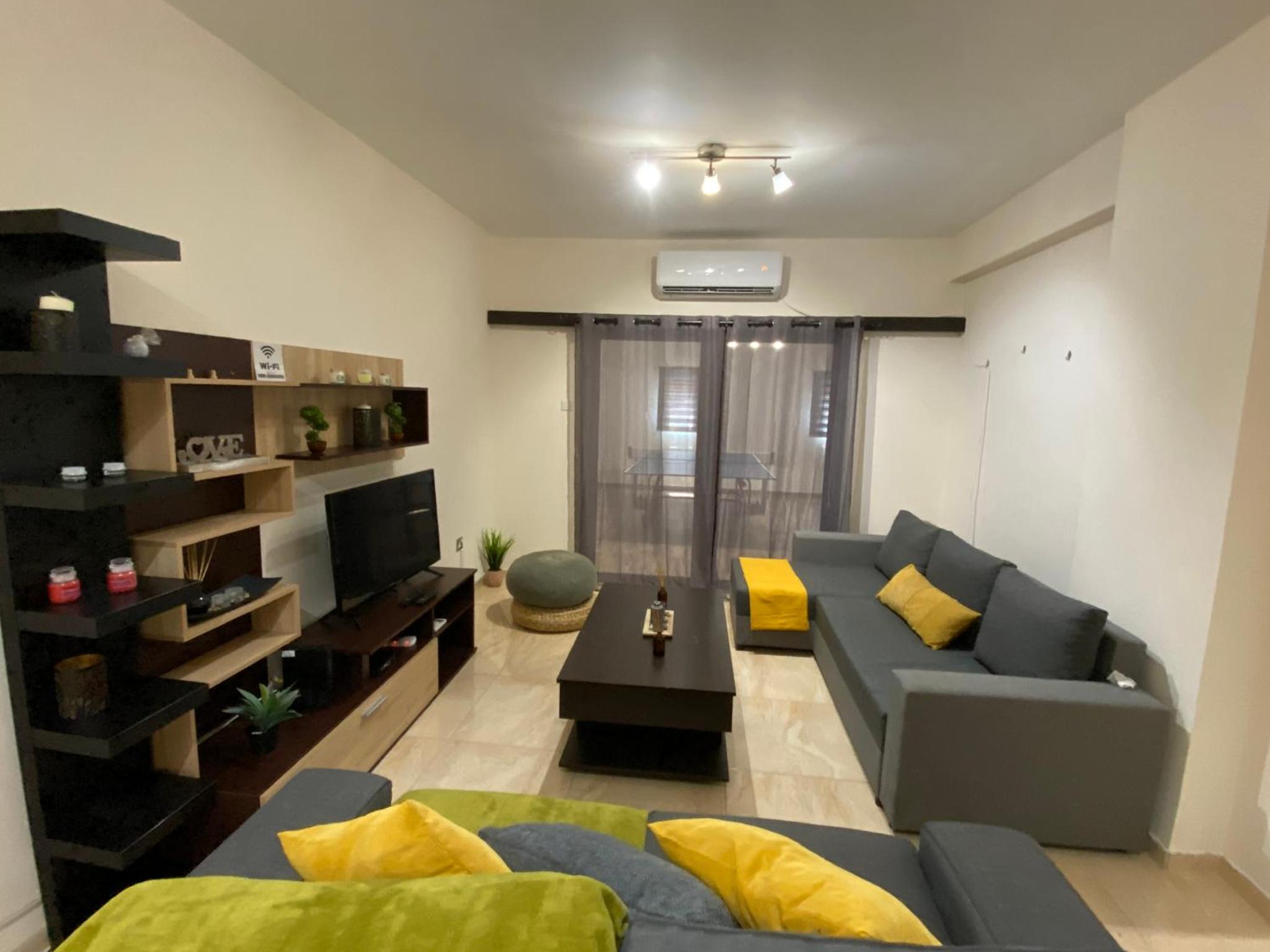 Philip Spacious Apartment