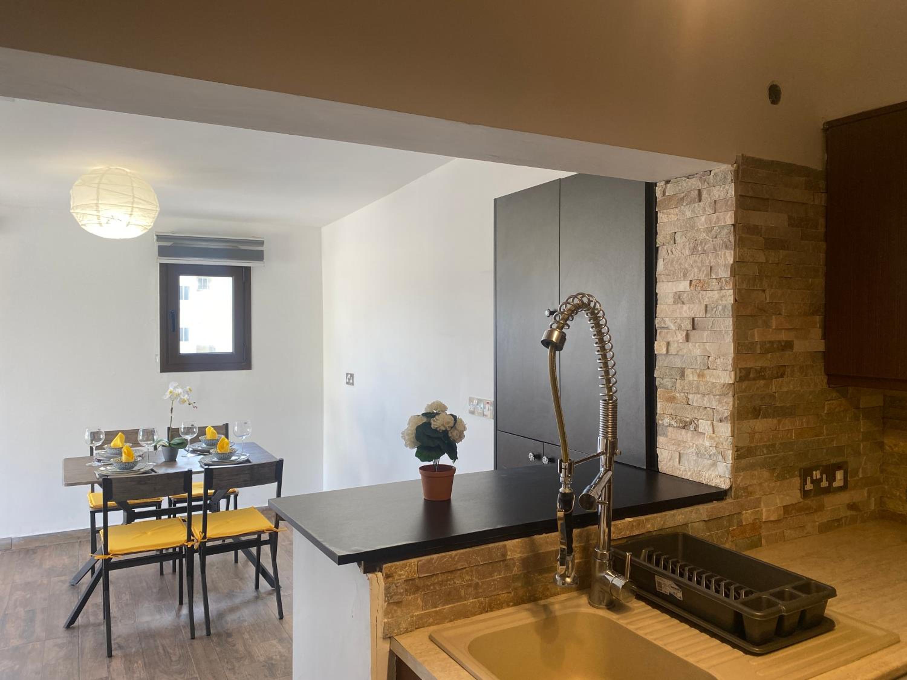 Philip Spacious Apartment