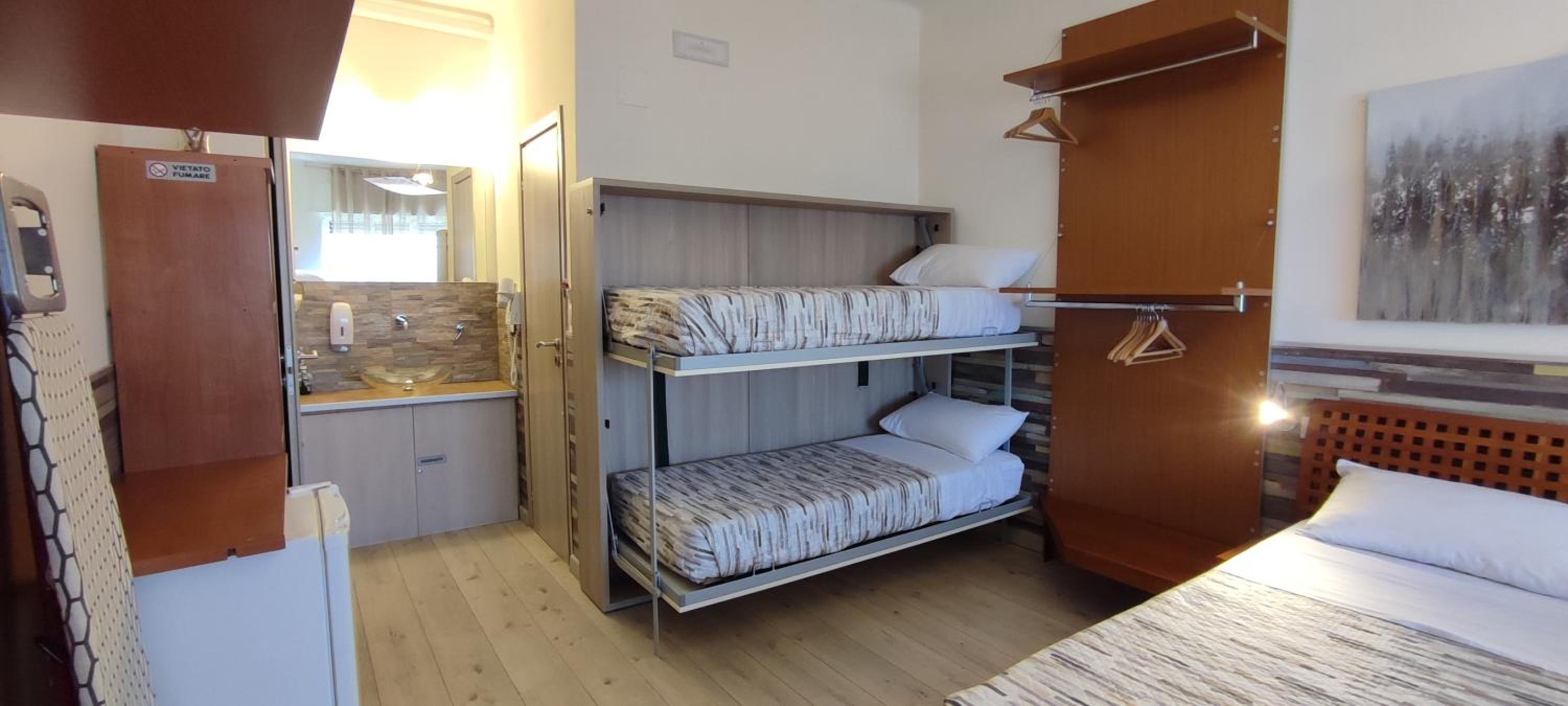 Nitto House en Bari — hotel room