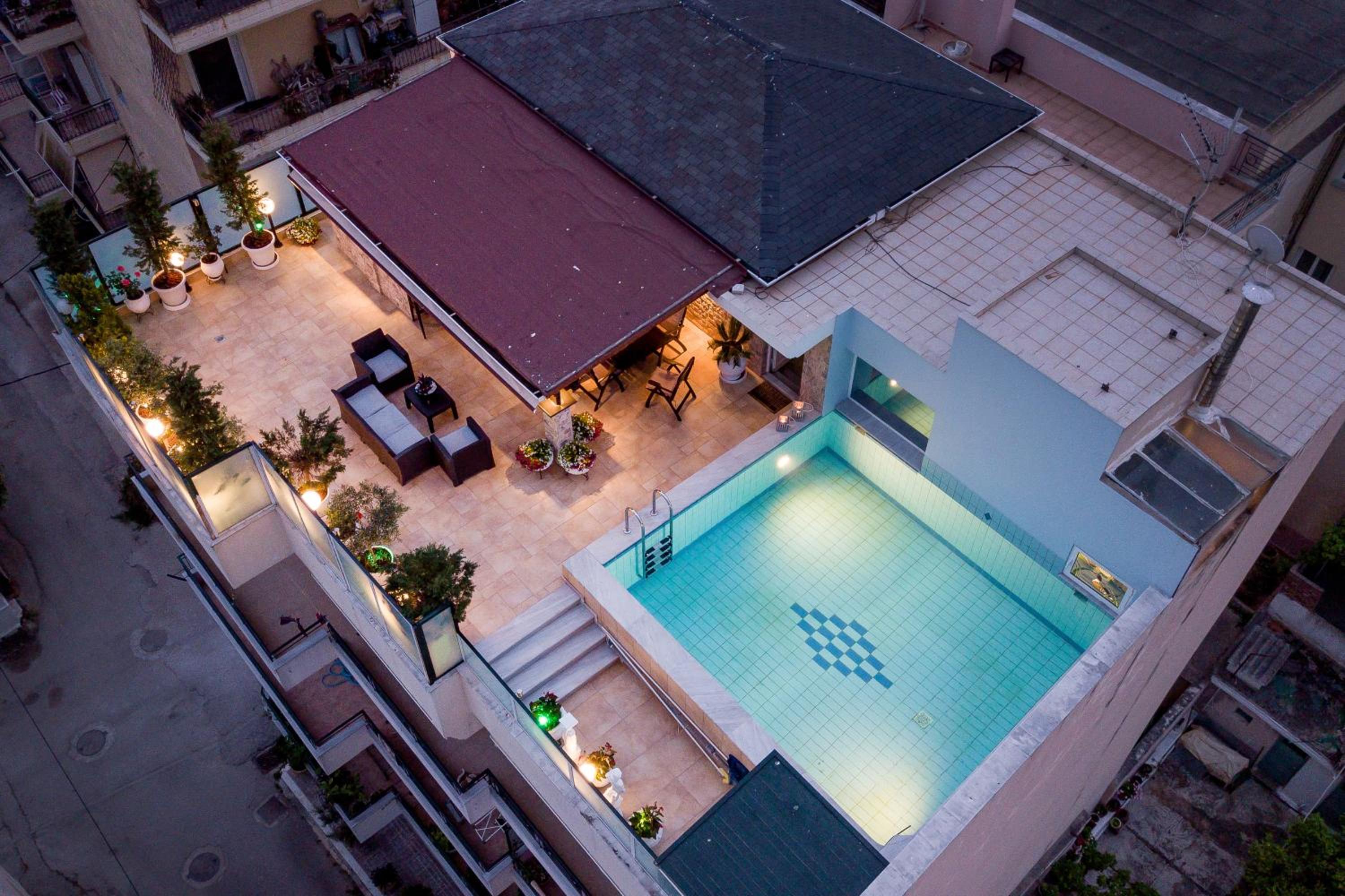 Luxury Penthouse with private pool view 2