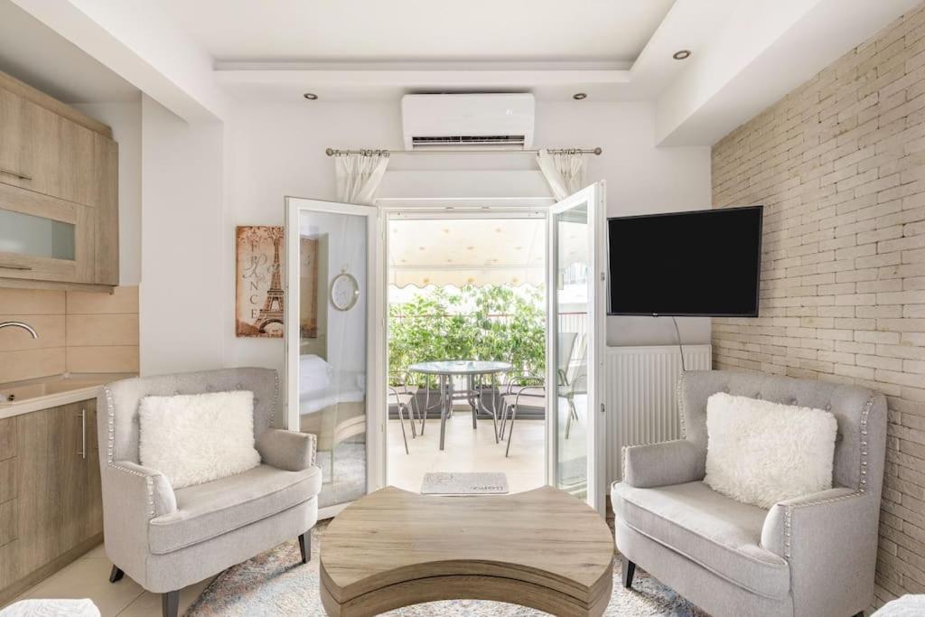 Lassani cozy and quiet, 2 bedroom apartm with spacious balcony view 4