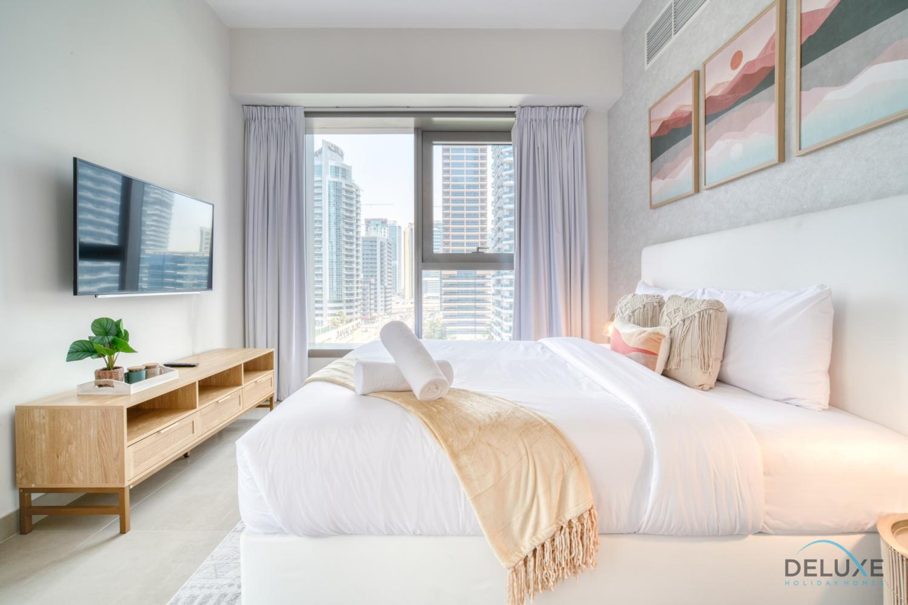 Rustic 2BR at Sparkle Tower 1 Dubai Marina by Deluxe Holiday Homes — Dubai photo 4