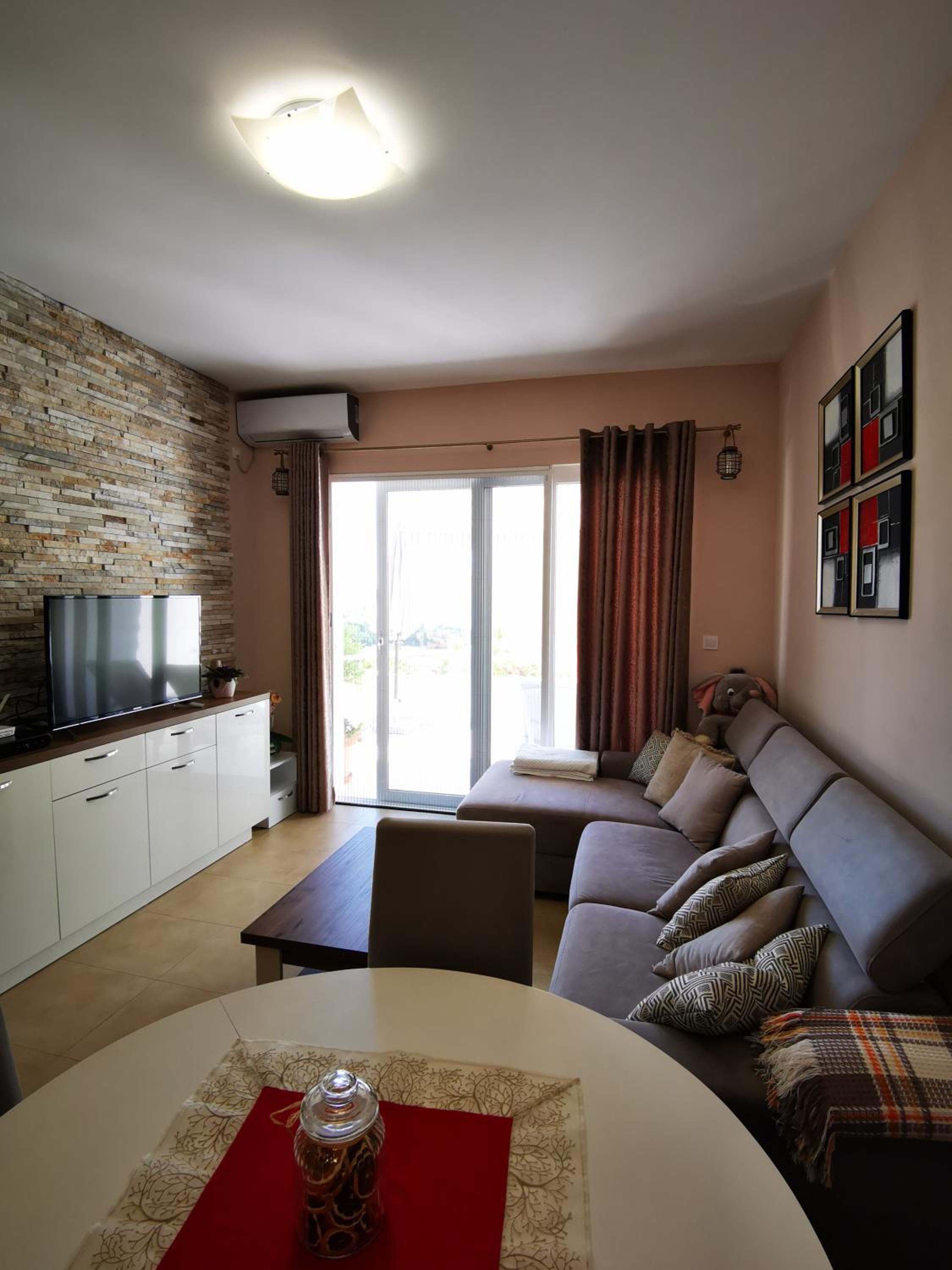 Charming and Luxurious Flat with Large Terrace view 3