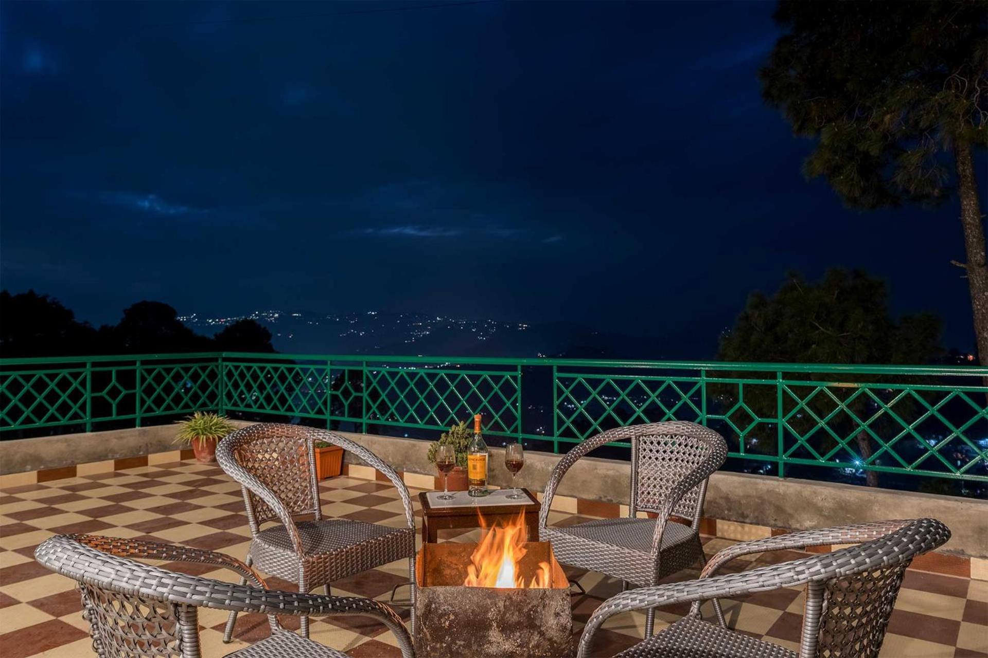 StayVista at Cecil Cottage - Himachali Colonial Hill Home, Kasauli Solan view 3