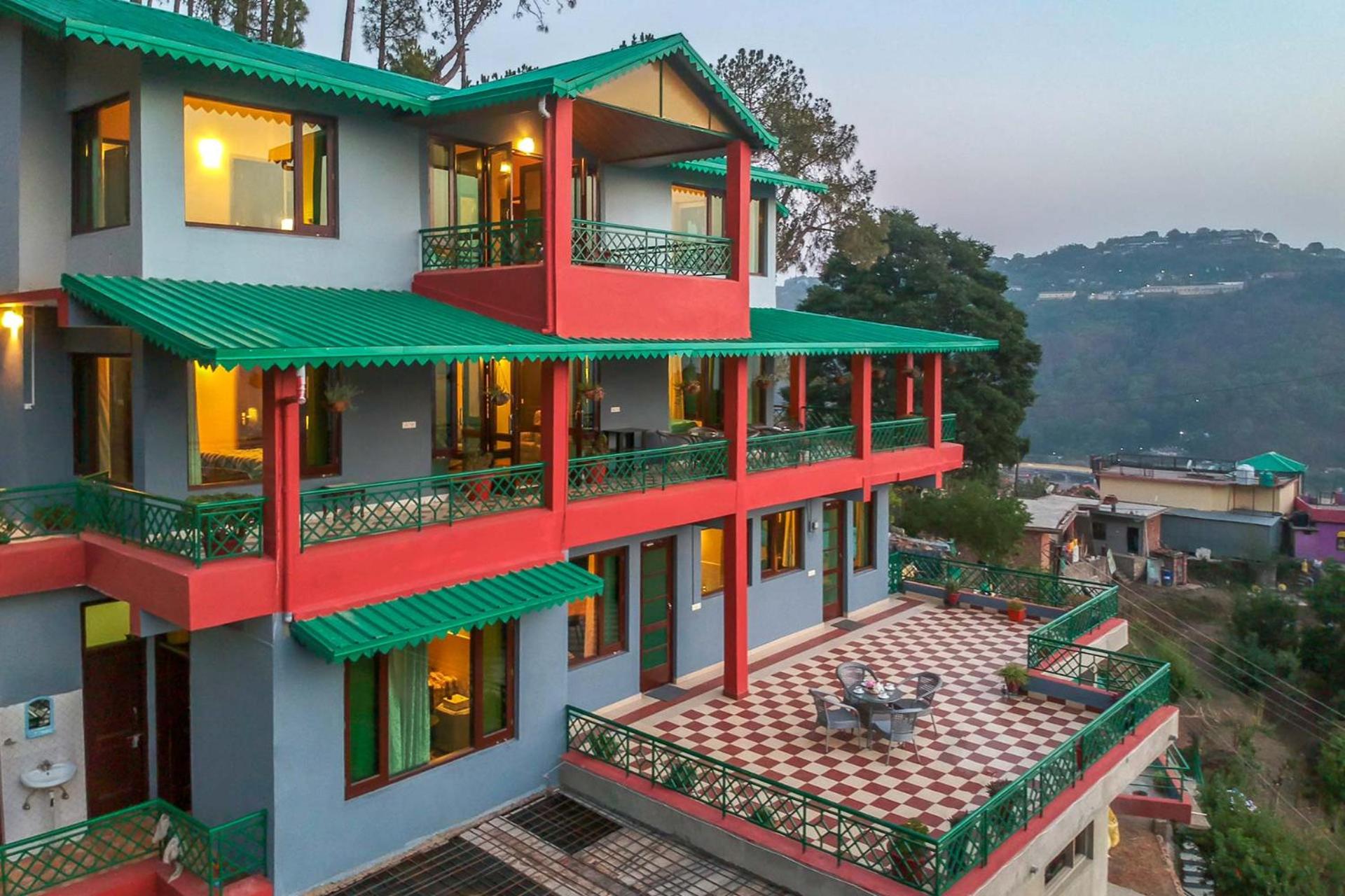StayVista at Cecil Cottage - Himachali Colonial Hill Home, Kasauli Solan view 2