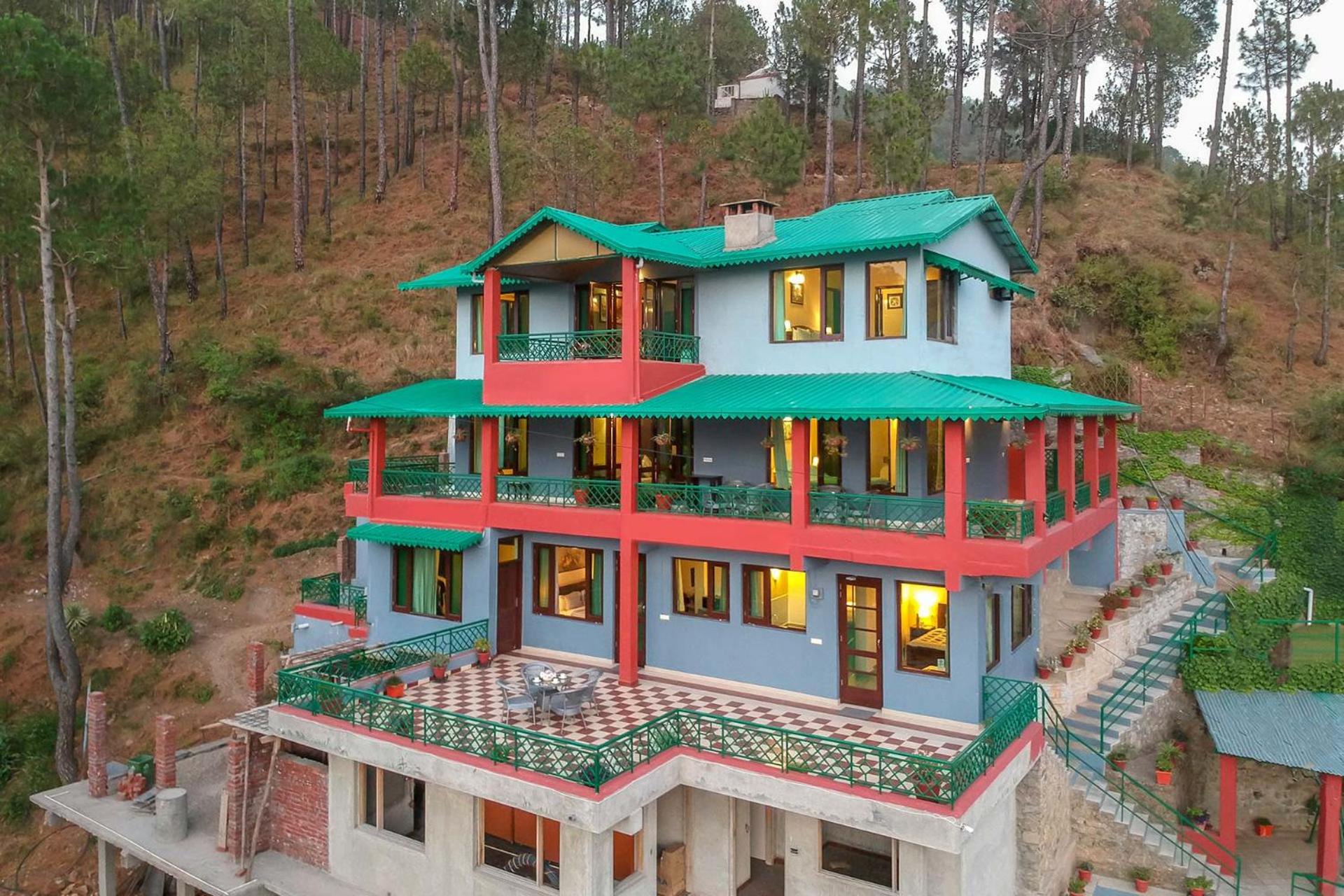 StayVista at Cecil Cottage - Himachali Colonial Hill Home, Kasauli Solan view 5