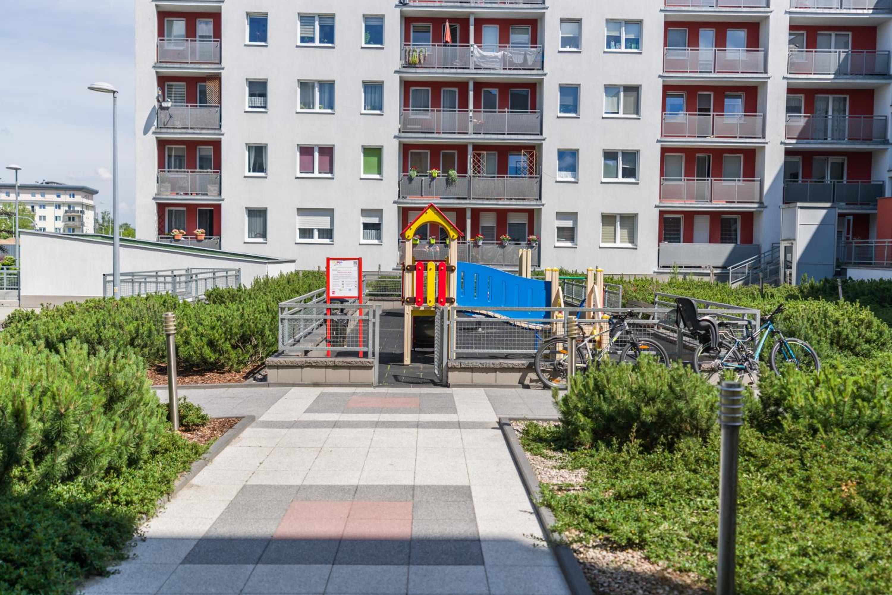 Poznań Rezerwat Żurawiniec by Renters view 3