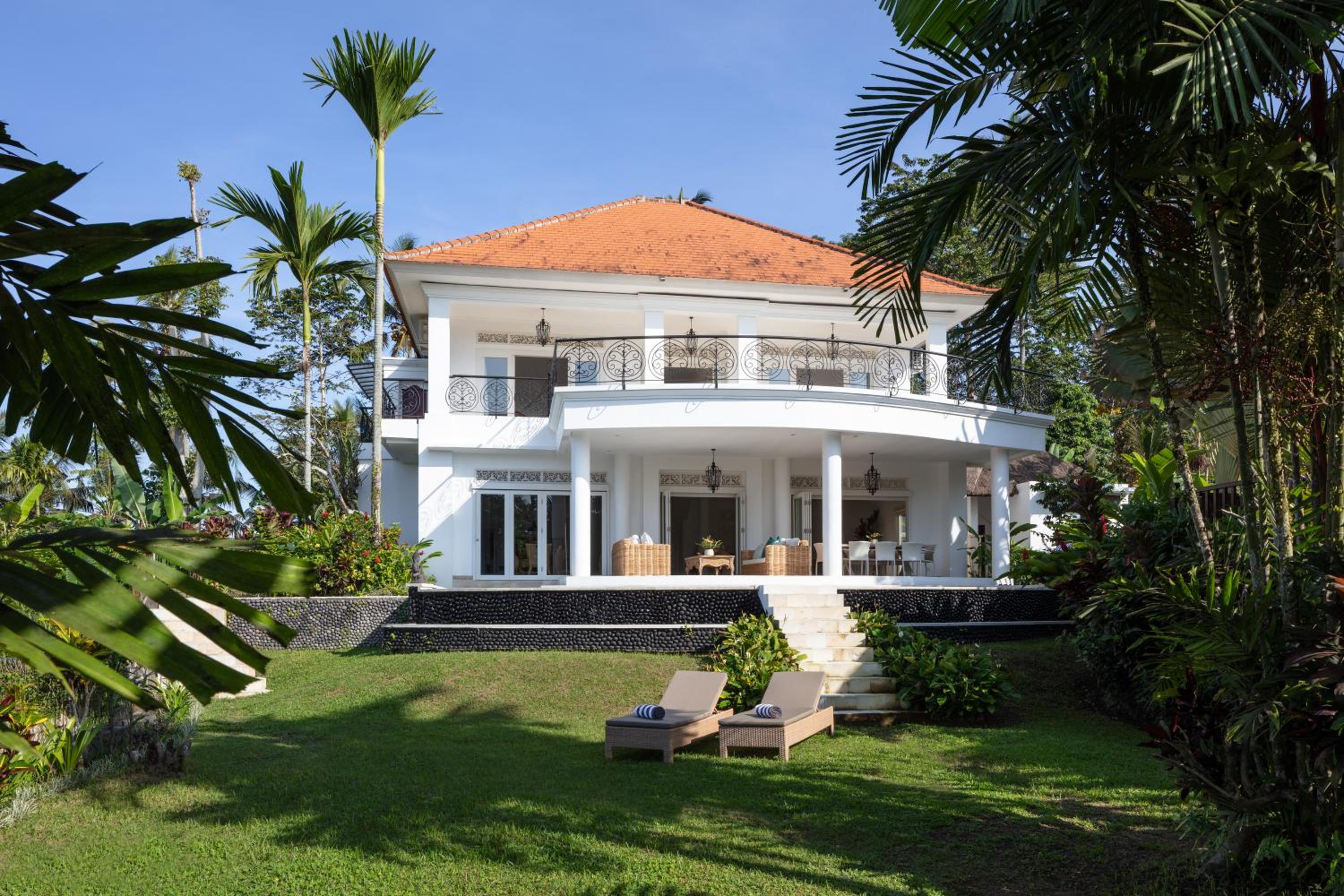 Villa Tau view 2