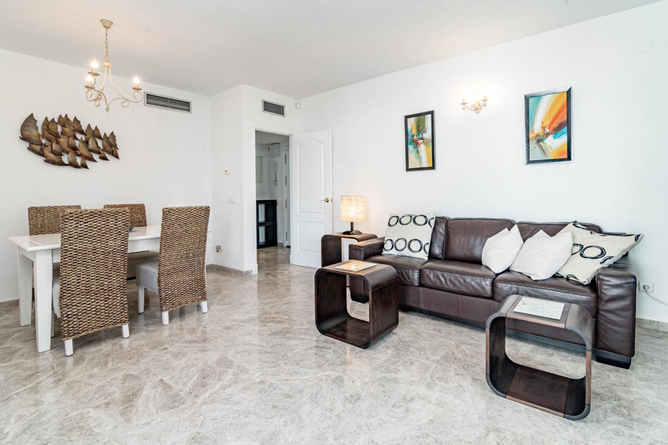 Spectacular 2 bedroom Penthouse in best location in Nueva Andalucia