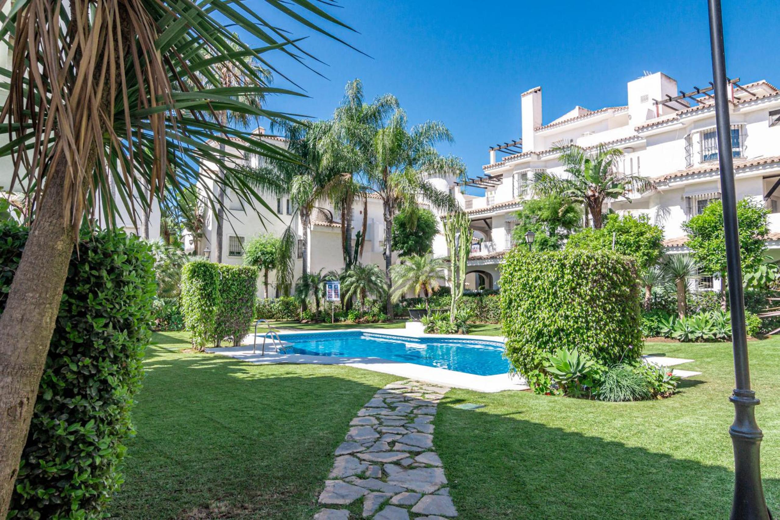 Spectacular 2 bedroom Penthouse in best location in Nueva Andalucia