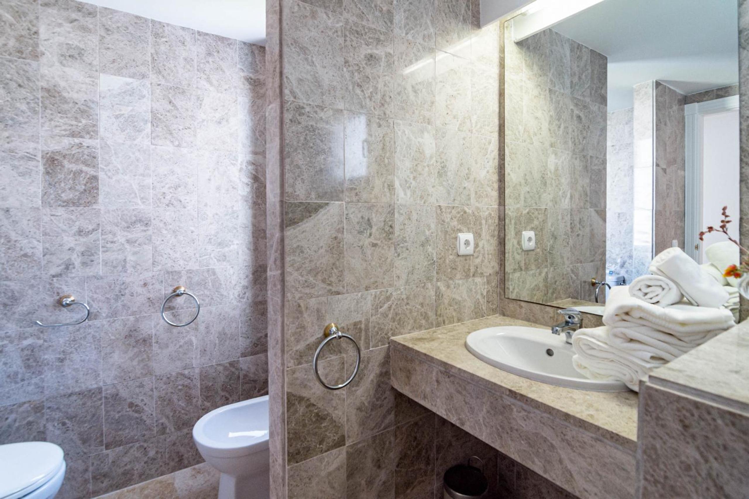 Spectacular 2 bedroom Penthouse in best location in Nueva Andalucia